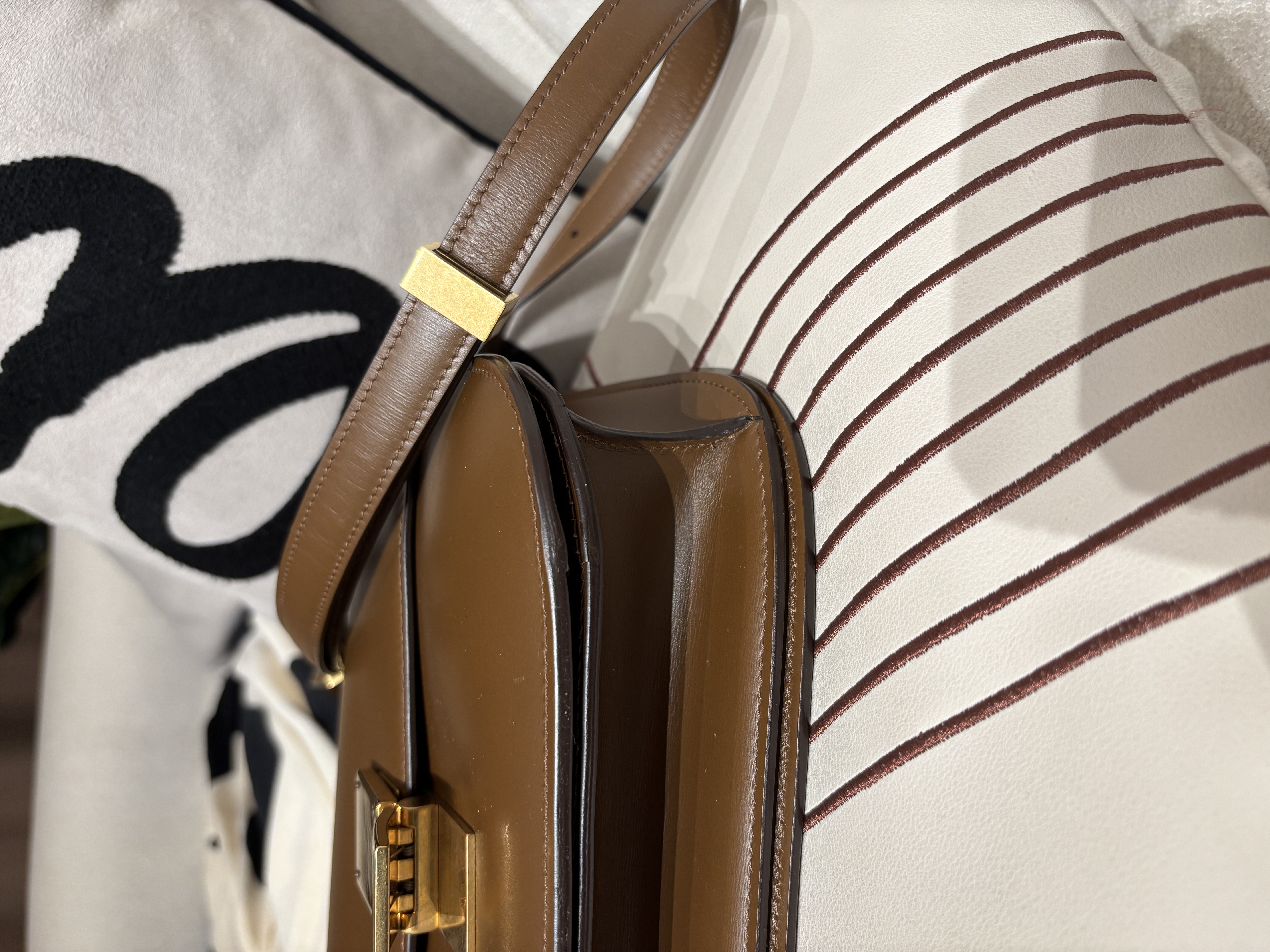 Celine Classic Box Crossbody Bag Calfskin Tan 100%Authentic, 