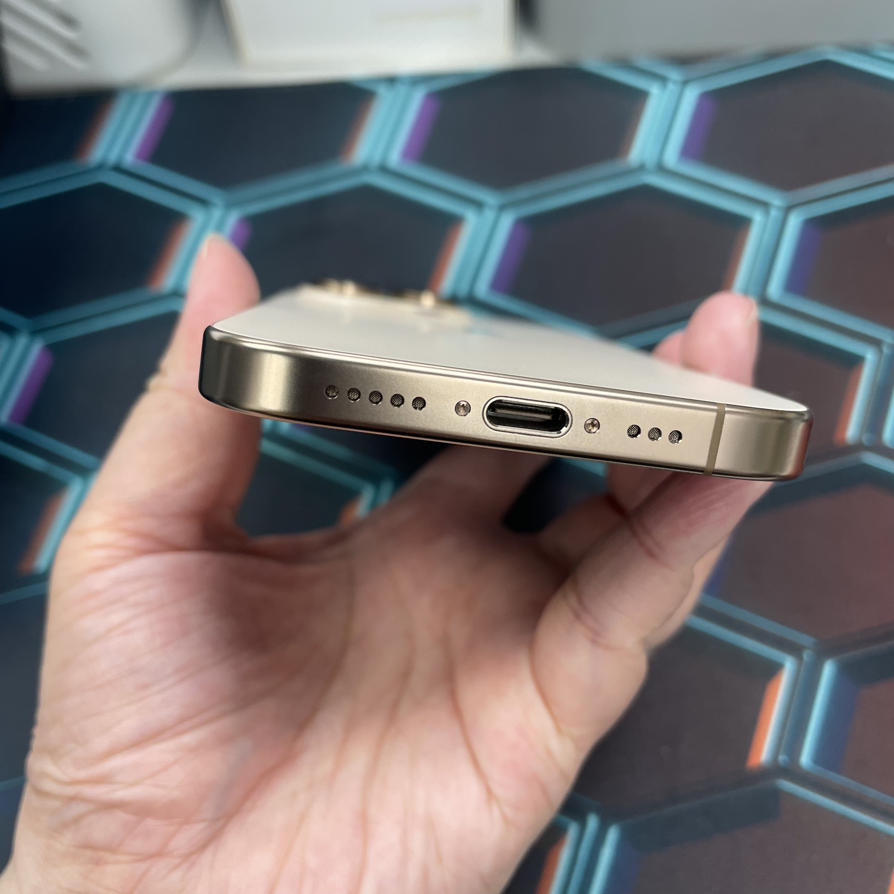 *6328 16 Pro 完美機 256GB 電92 沙色 gold