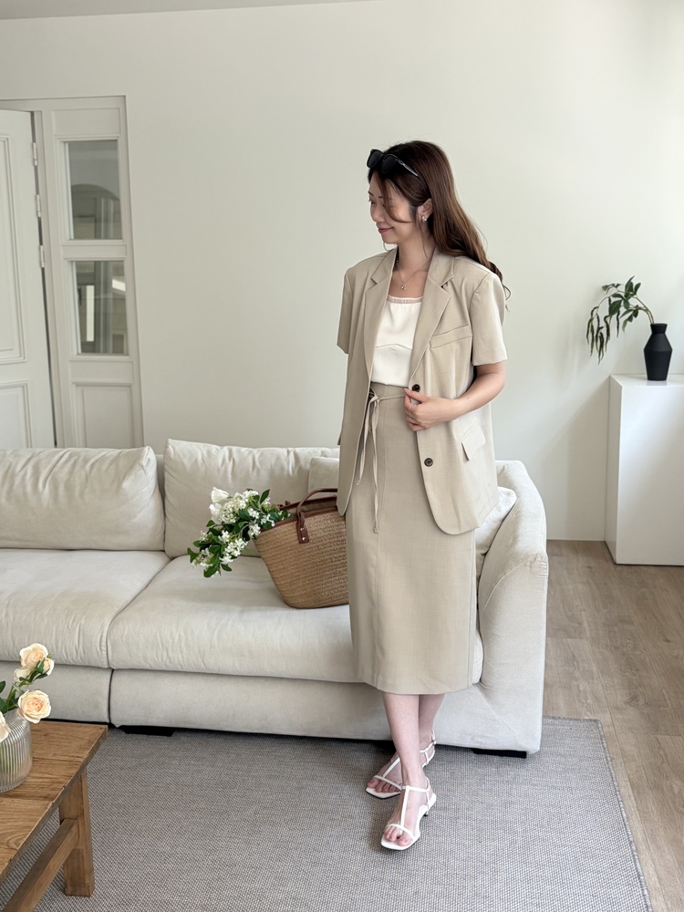 Sandstone Belted Skirt (Light Beige)