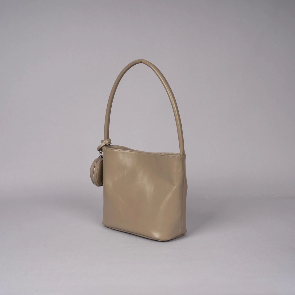 連線一口價, 不再有額外折扣【26SS】 預訂_More Bag with mini conis bag By Bucks & leather