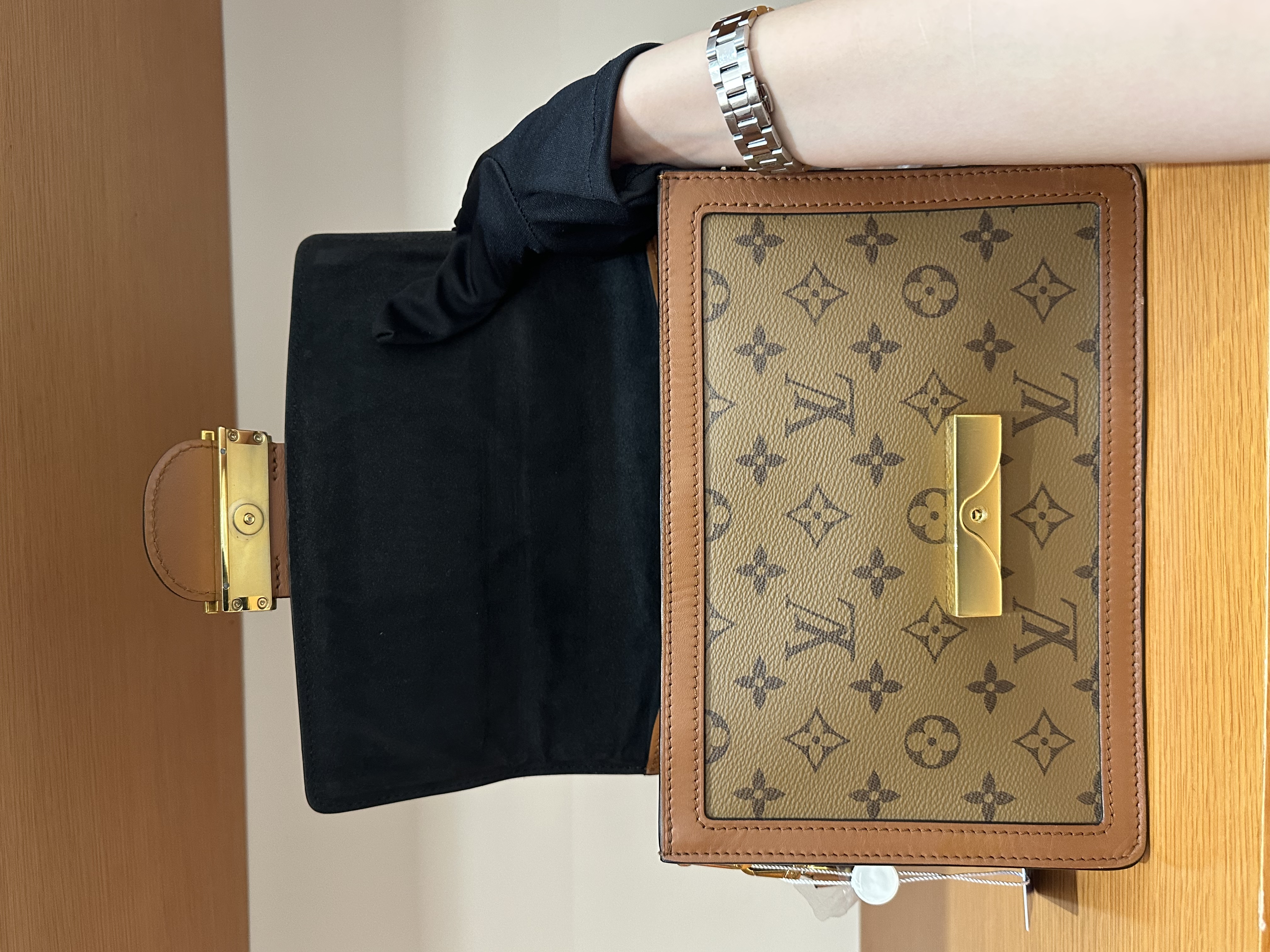 直播貨品 |  [1個-$100 2個-$300］HH22