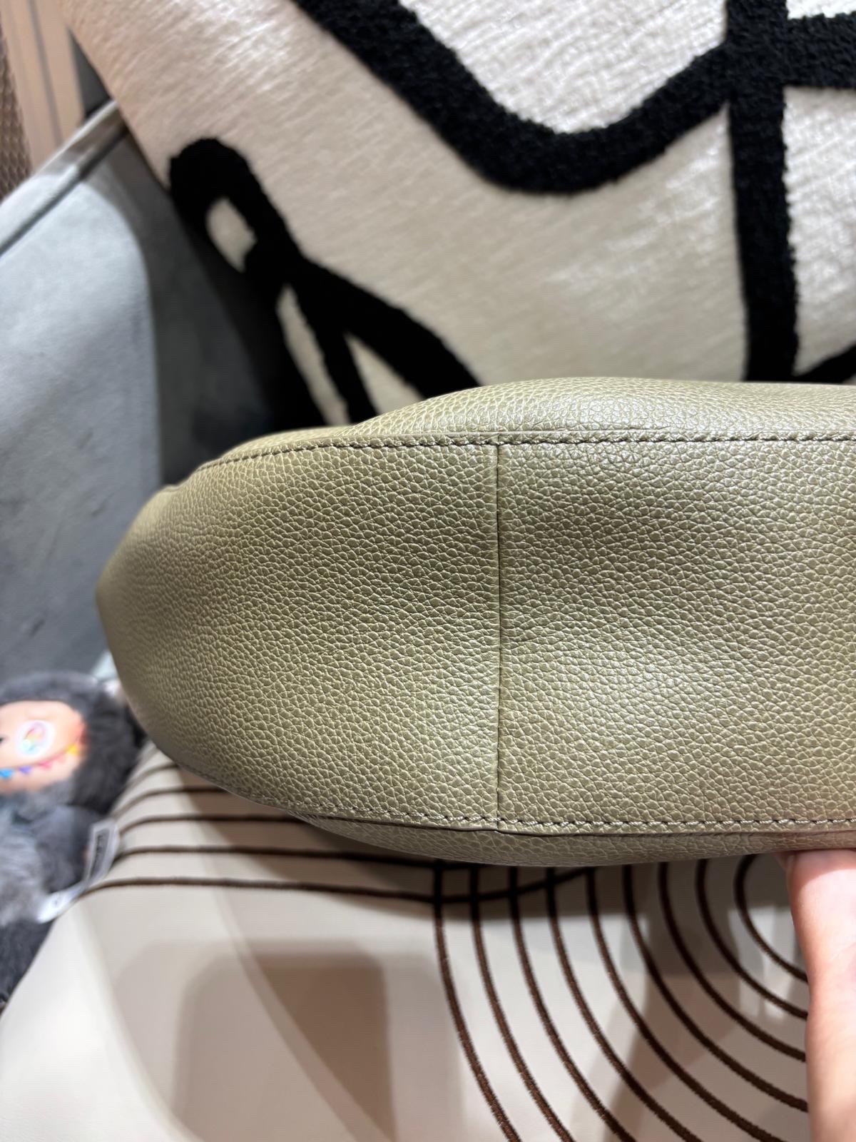 LONGCHAMP Le Foulonné Shoulder Bag Beige Calfskin hobo 100%Authentic, 98%New