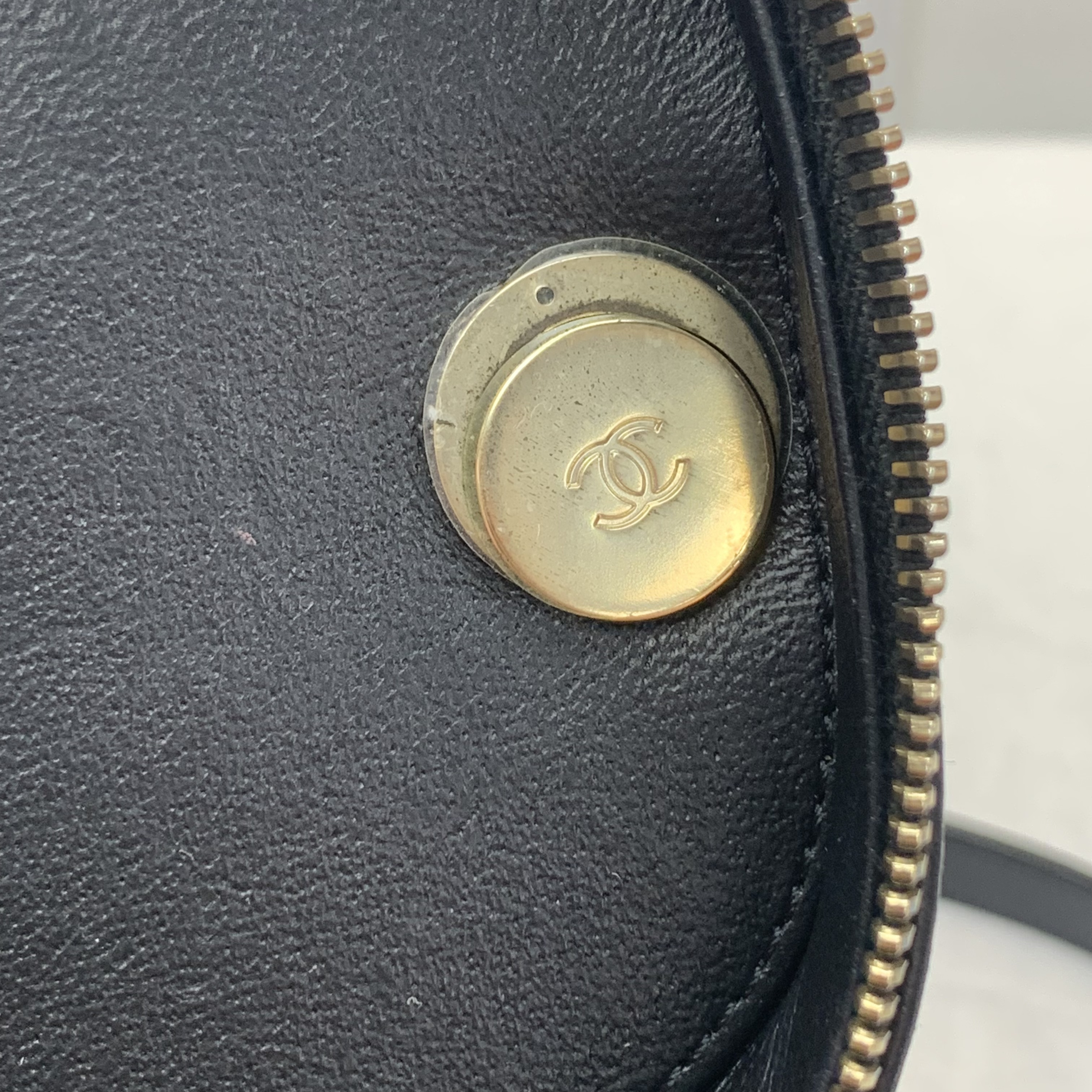 Chanel浮雕小水桶有膜 平價送禮首選