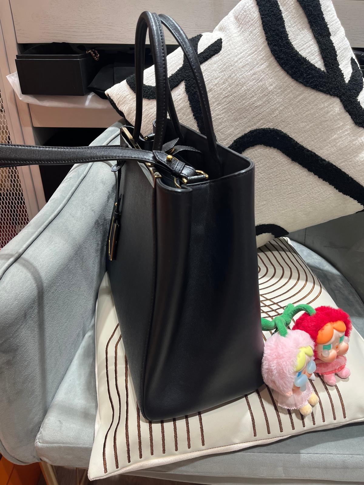 Fendi jours 2way bag 黑色牛皮金扣100%Authentic, 98%new ✅dust bag✅strap 