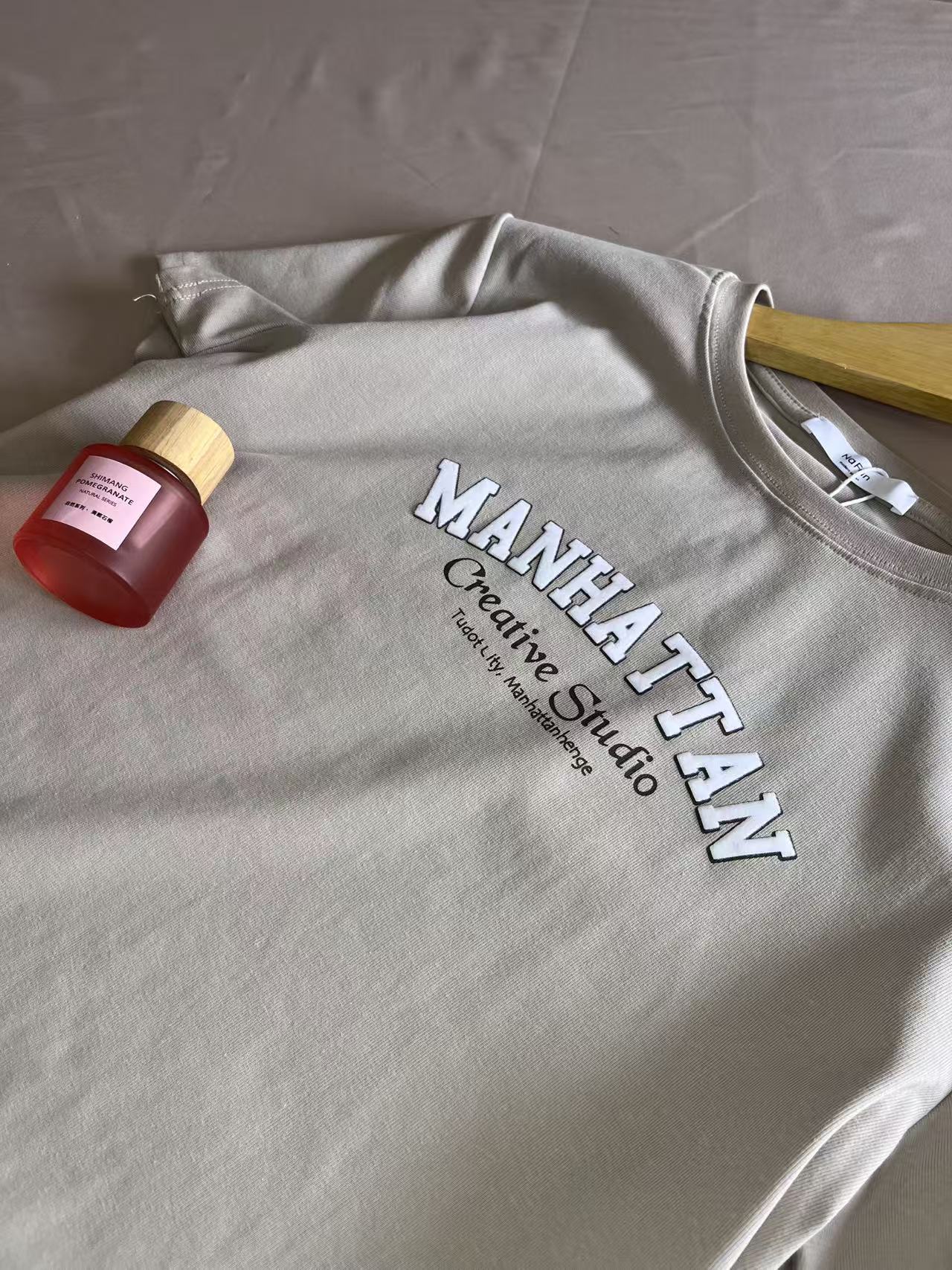 T2008#708 [Sister] Graphic T-shirt