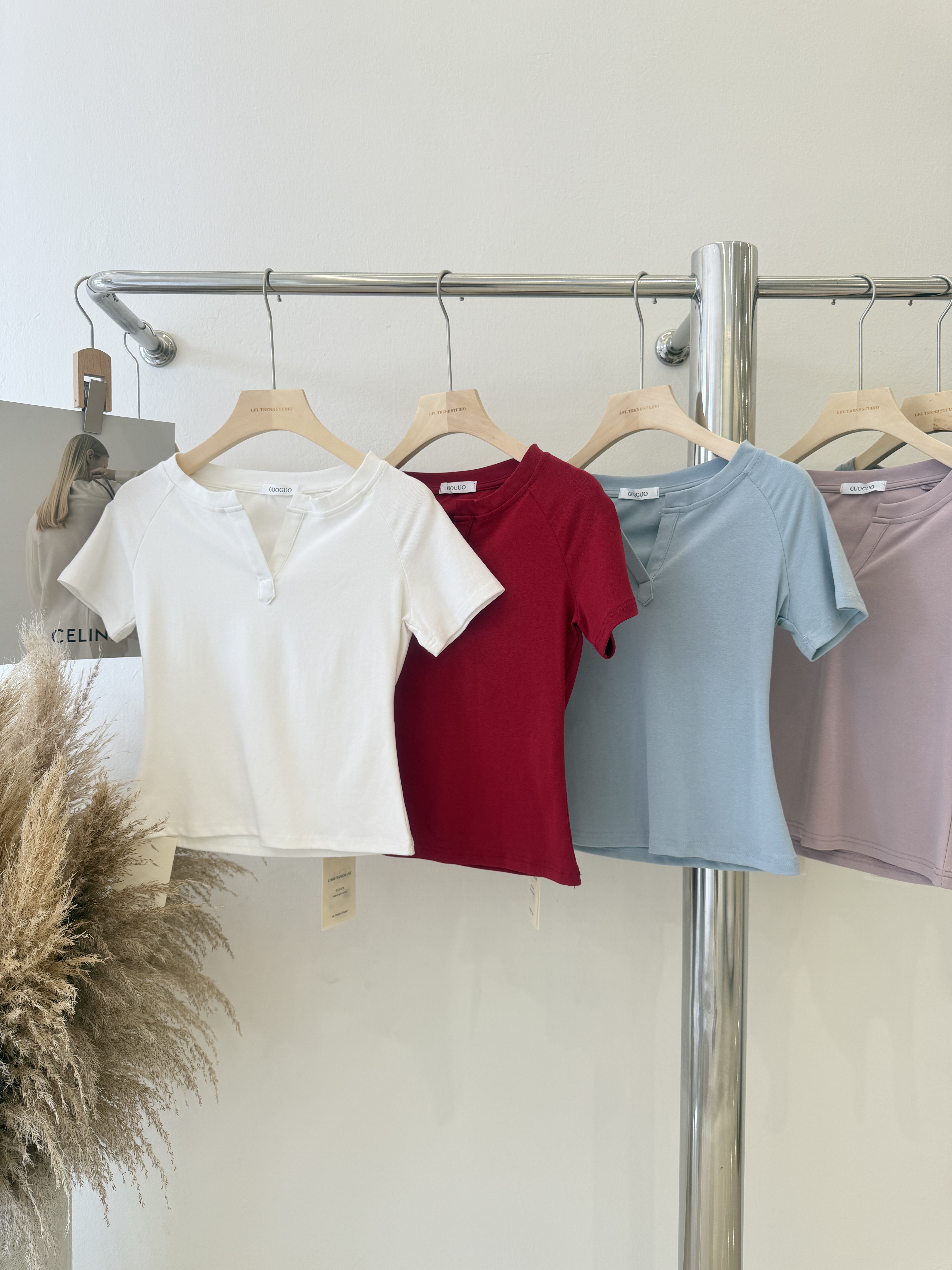 6118 爆款百搭纯色V领短袖