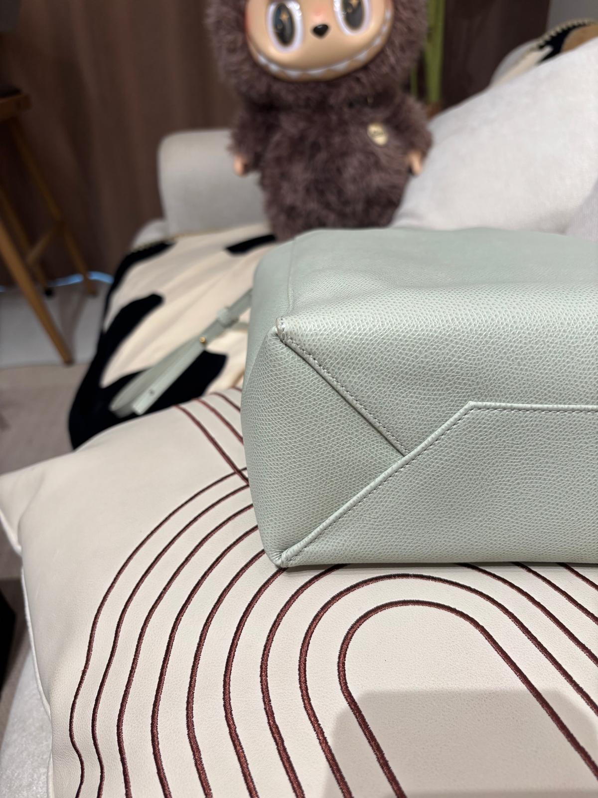 Celine Small Vertical Cabas 2Way Tote bag 牛皮 100%Authentic, 98%New ✅Dust bag