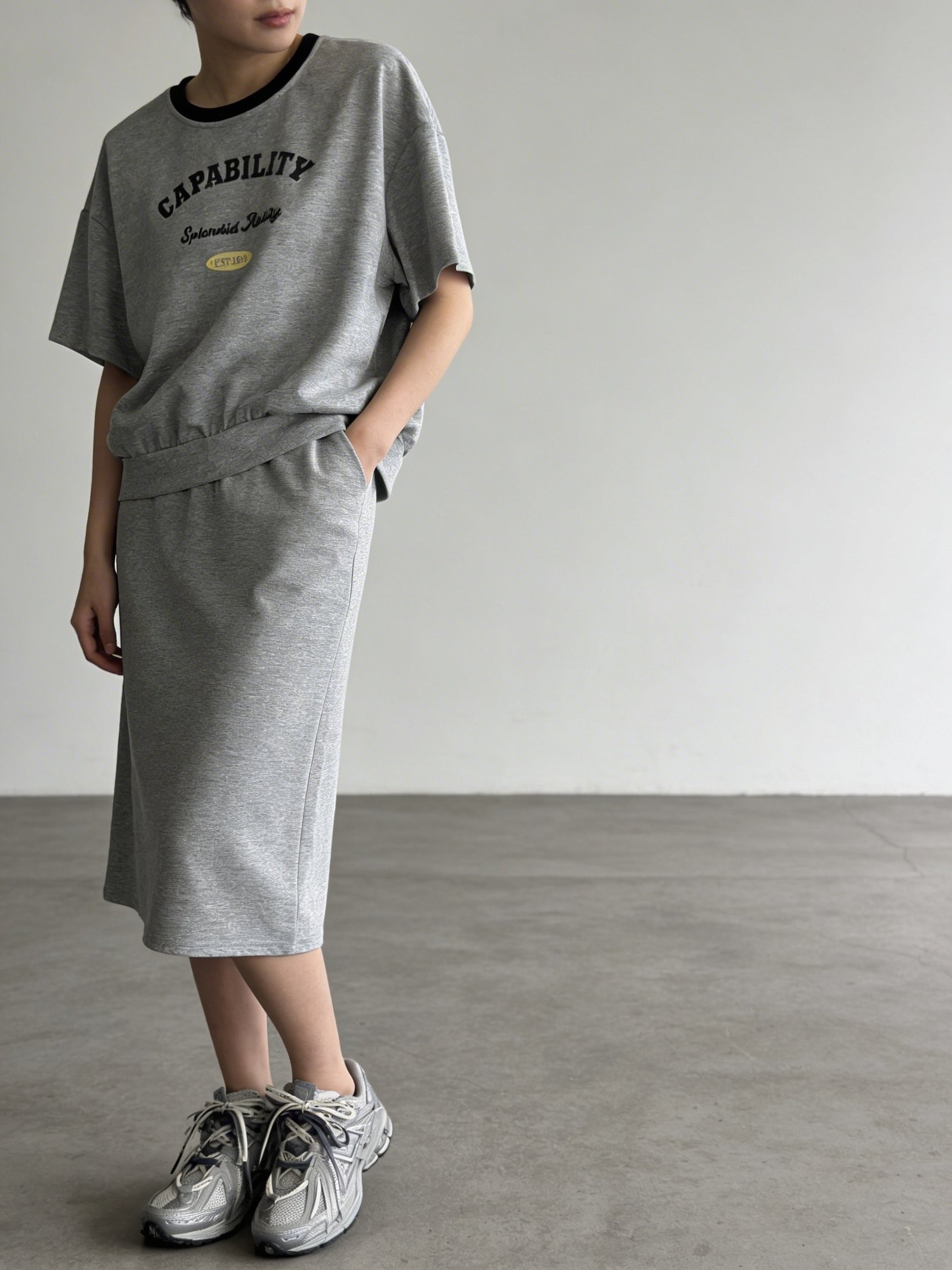 CAPABILITY 復古短袖T恤 + 鬆緊中長裙套裝