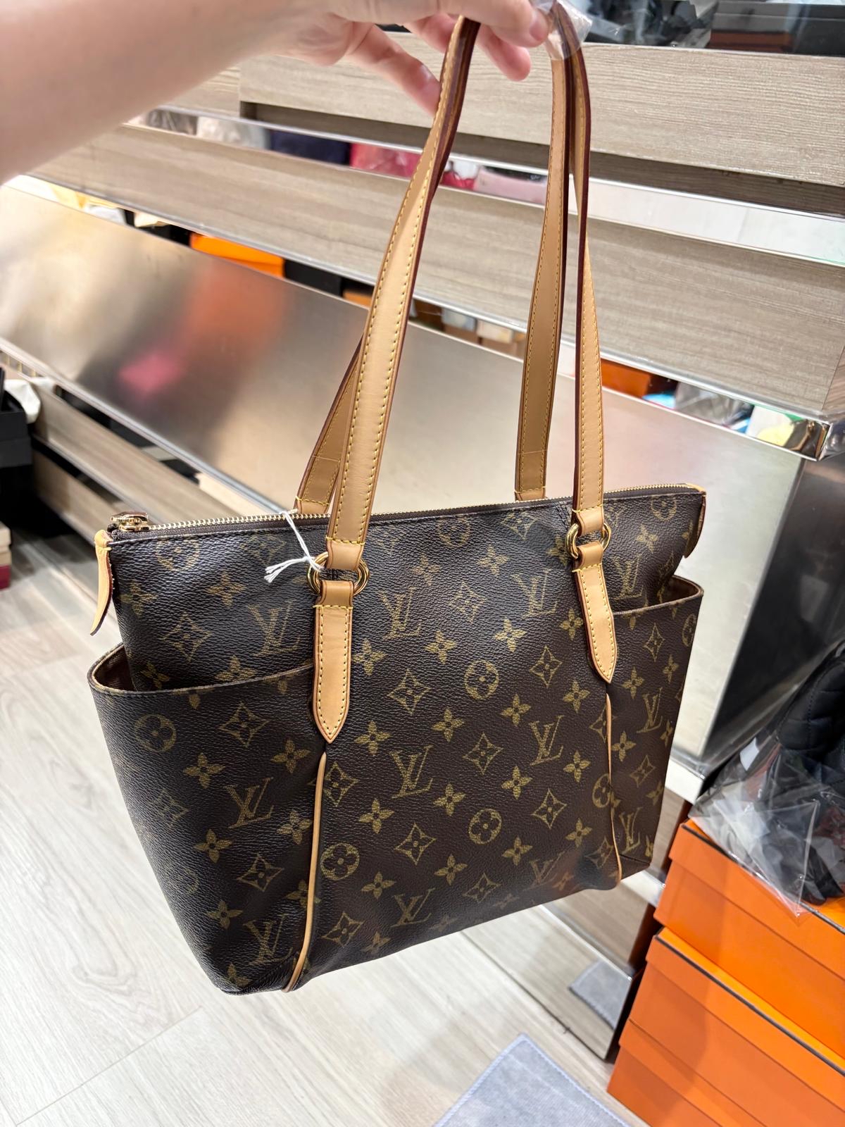 Lv totally pm tote bag 100%Authentic,98%new ✅dust bag