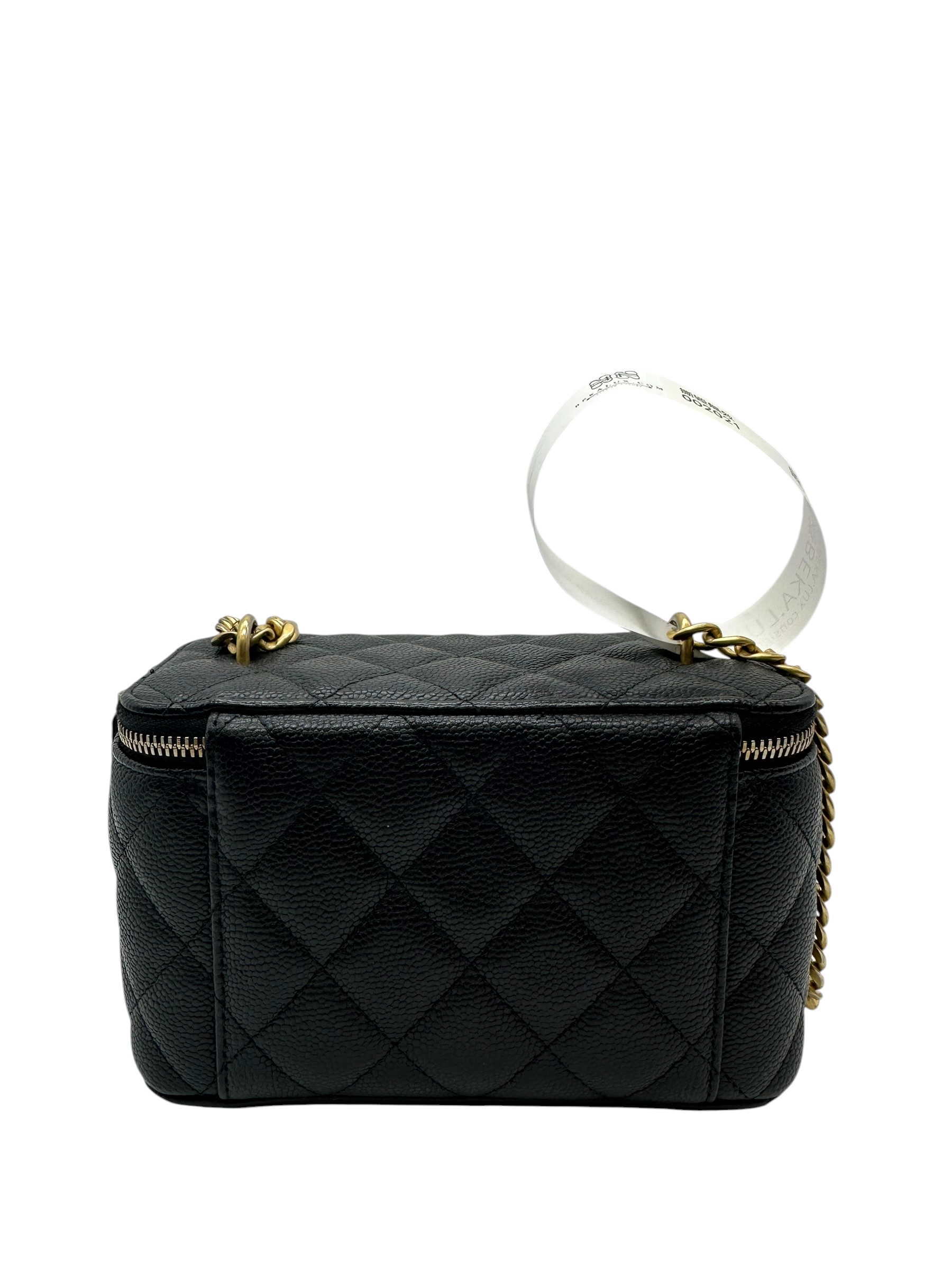 Pre-Owned CHANEL Vanity Case with Chain / Product Code: 080204
