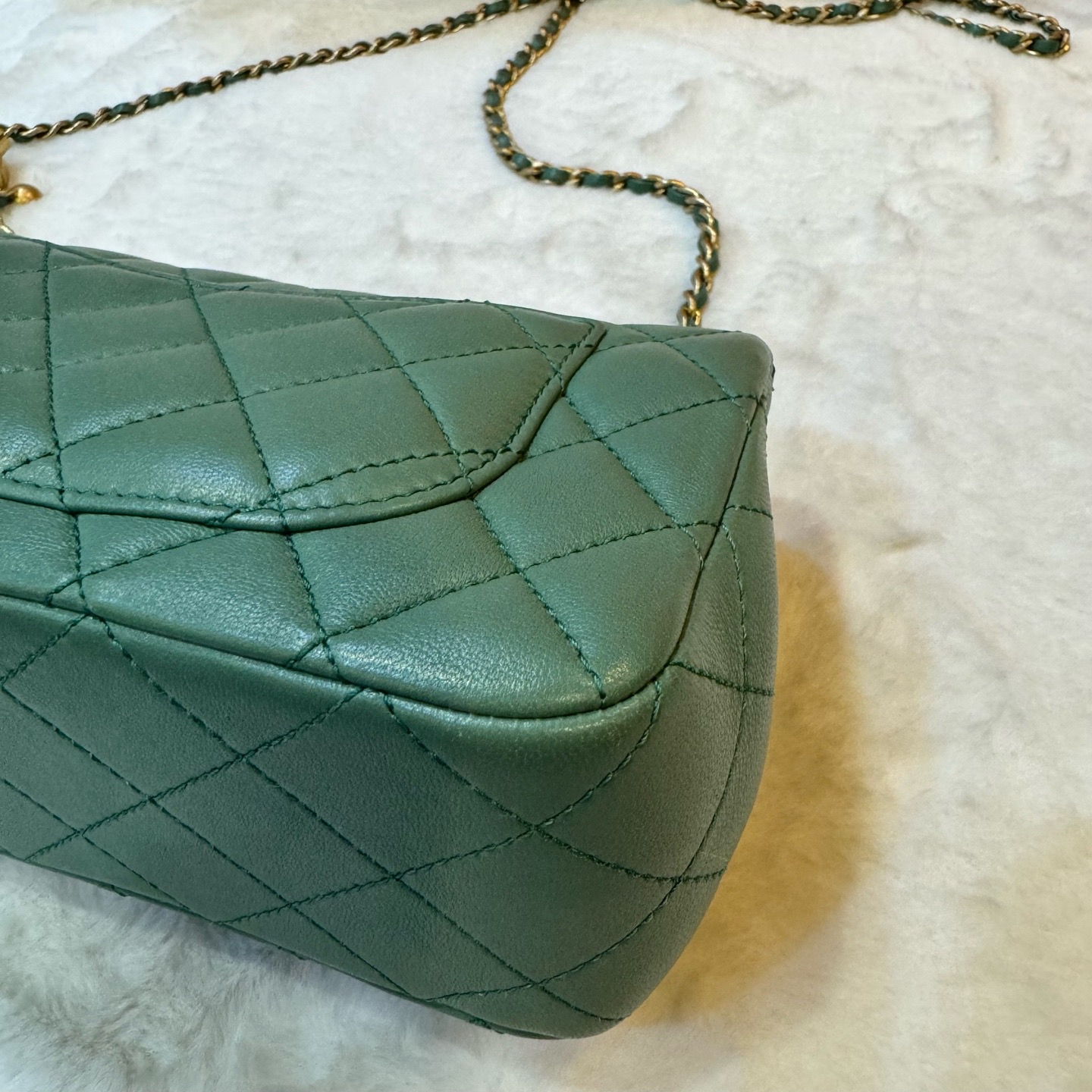 Pre-Owned CHANEL Flag Bag / Product Code: 26042421