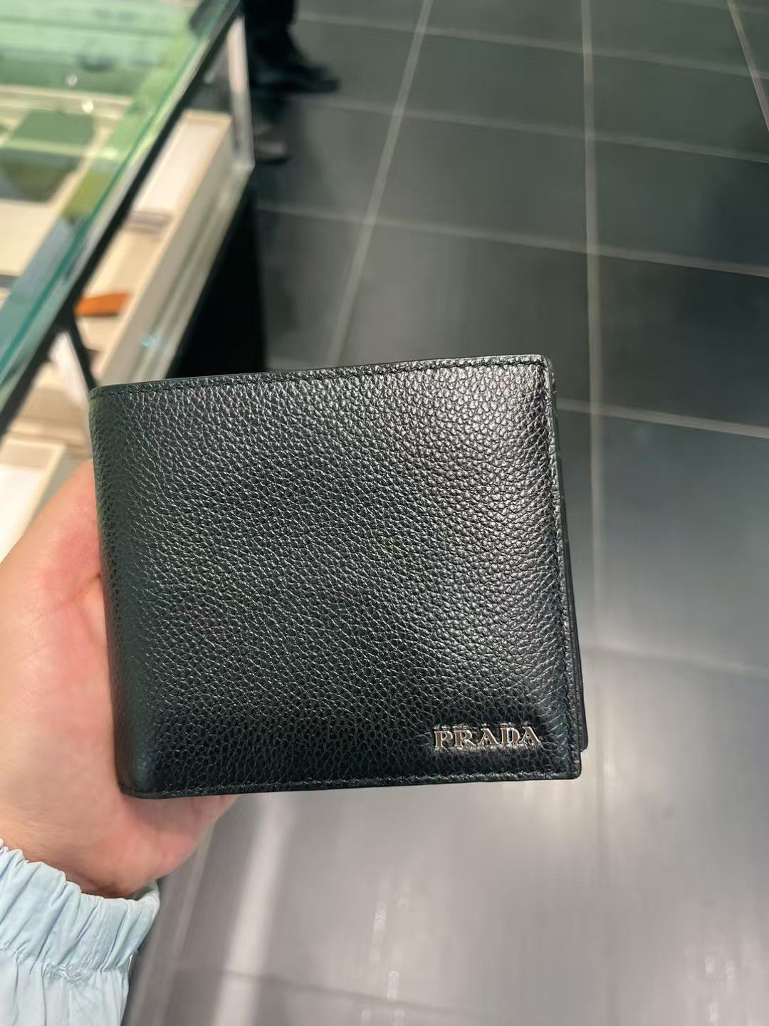 預購 Prada🚹🚹男士 黑色3層卡位銀包