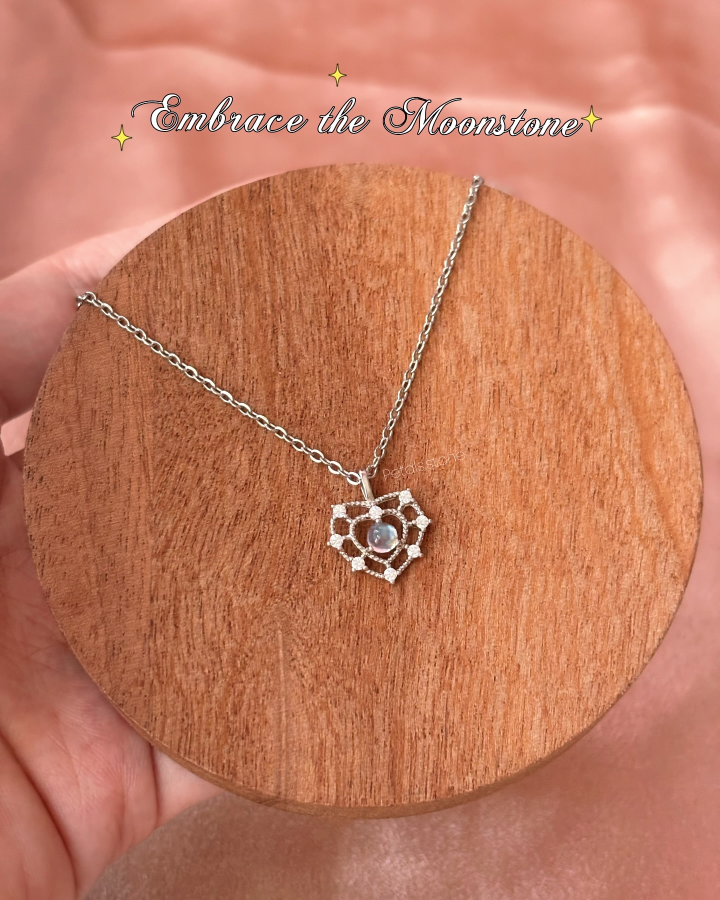 ✨𝓔𝓶𝓫𝓻𝓪𝓬𝓮 𝓽𝓱𝓮 𝓶𝓸𝓸𝓷𝓼𝓽𝓸𝓷𝓮🌙