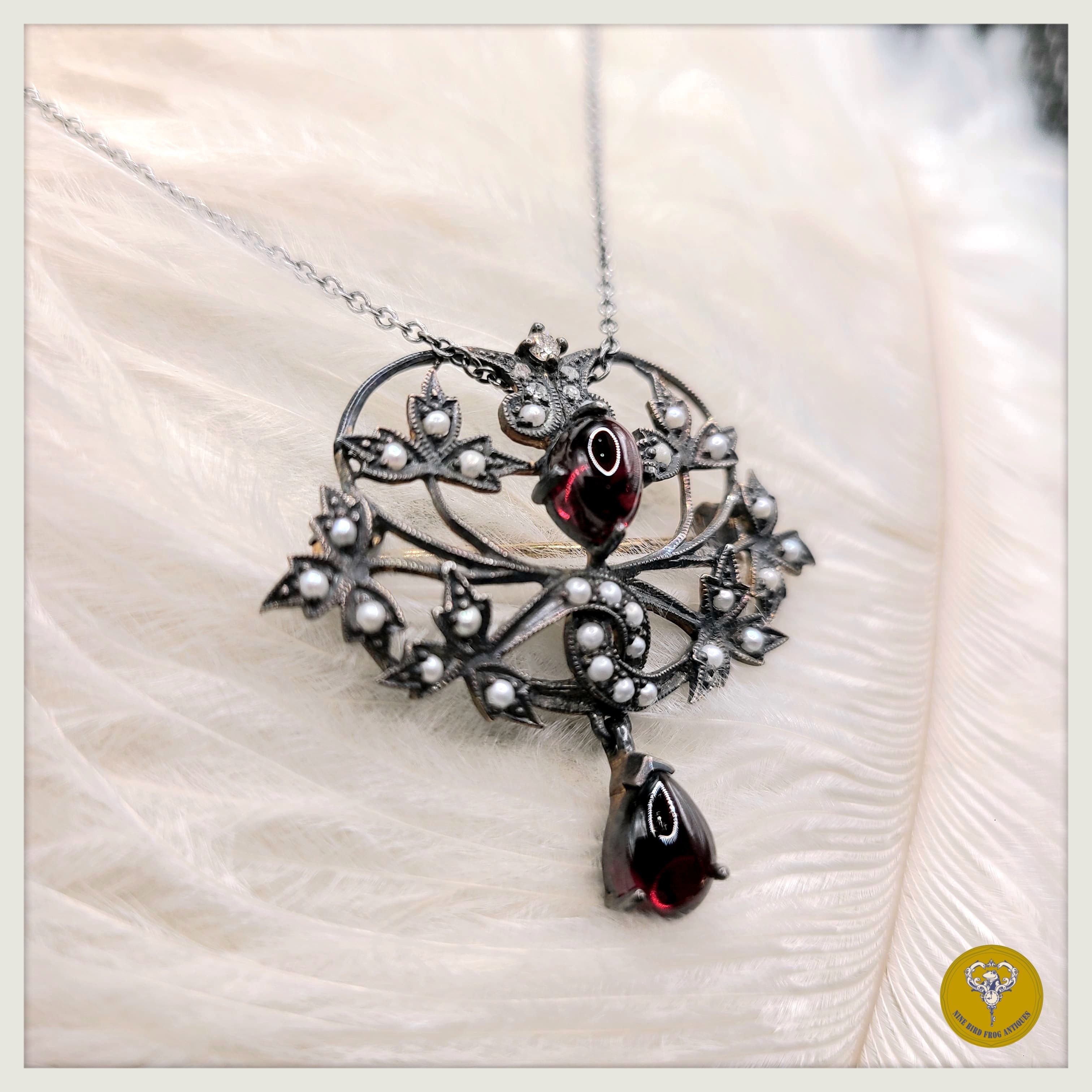 愛德華時期籽珠石榴石鑽石9k金及銀胸針