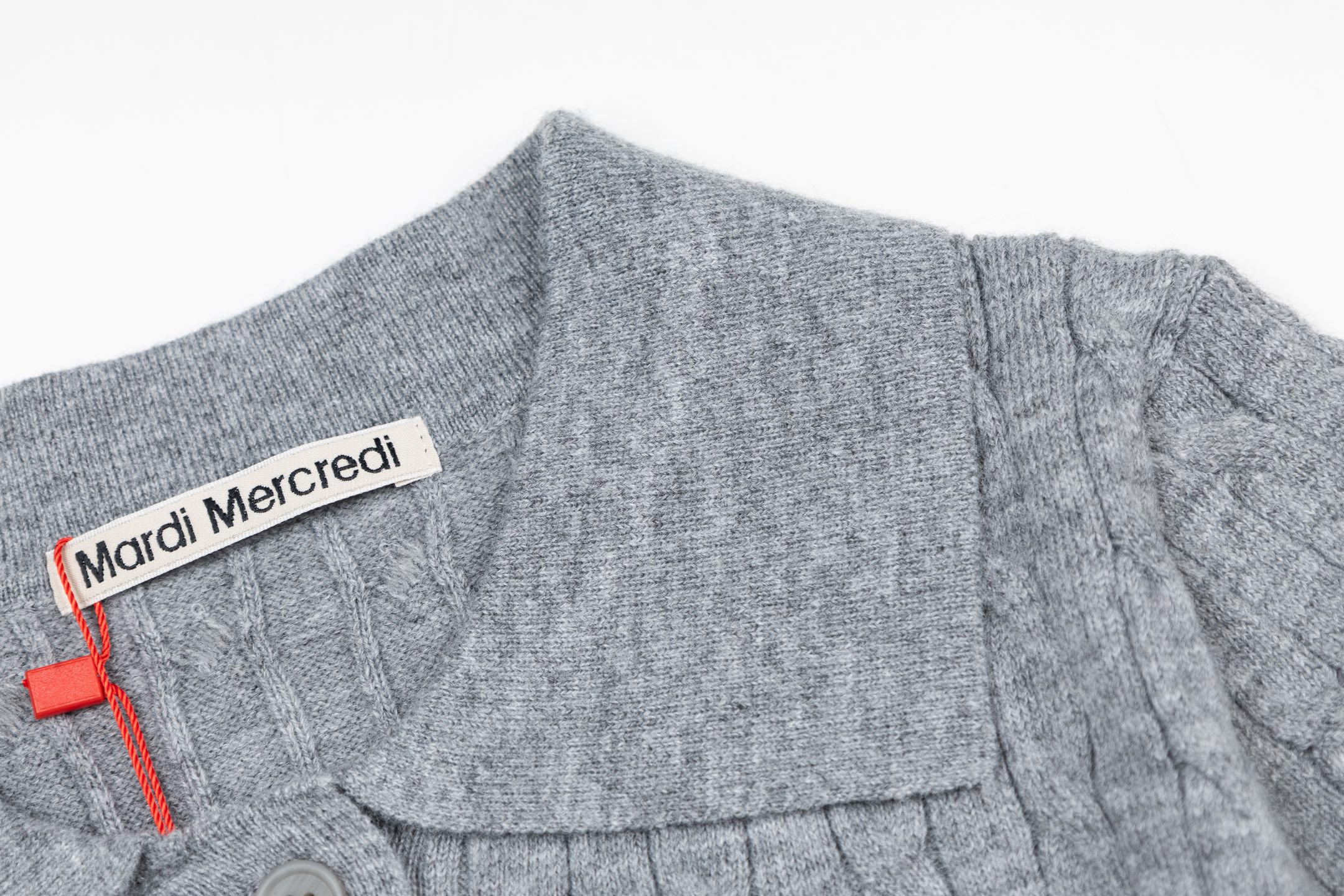 Mardi Mercredi Flower Embroidery Cable Short Sleeve Knit