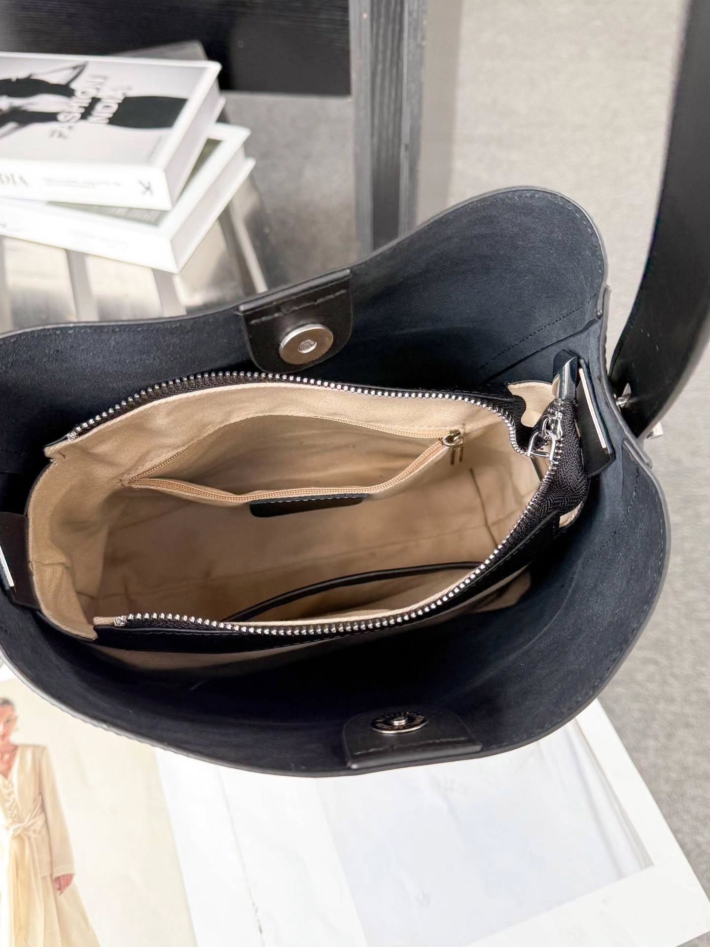 89-88808 🆕新款A级牛皮水桶包🇨🇳