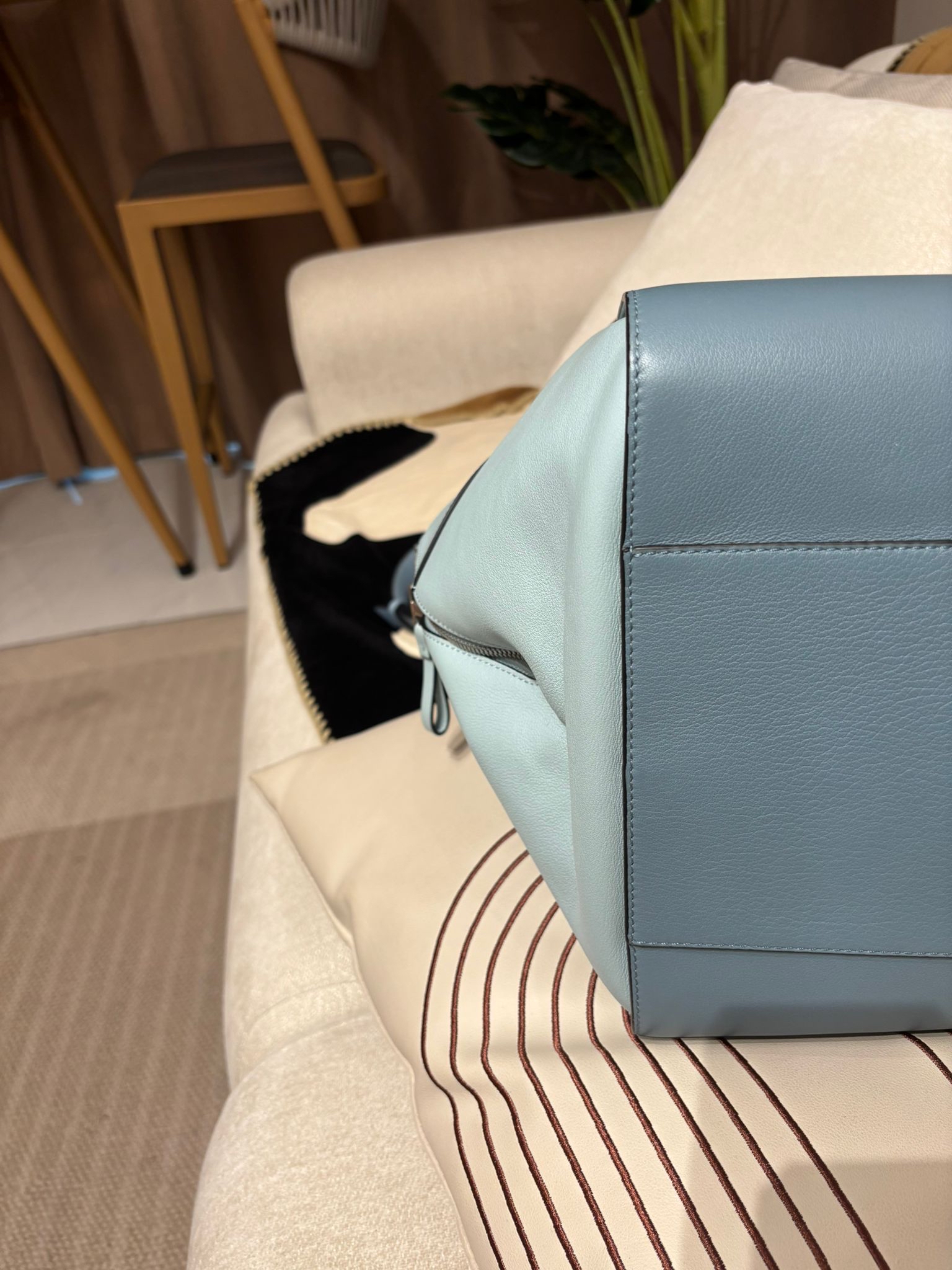 Loewe hammock medium 100%Authentic ,98%new✅dust bag 
