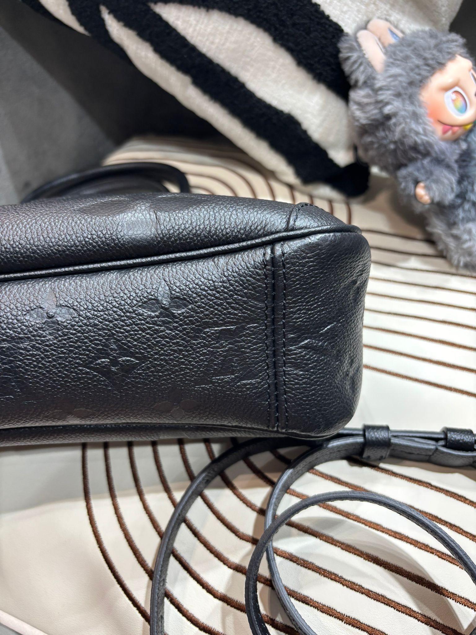 Lv Calfskin Monogram Empreinte Trianon PM 2 way bag M46488 100%Authentic, 99%New ✅Dust bag 