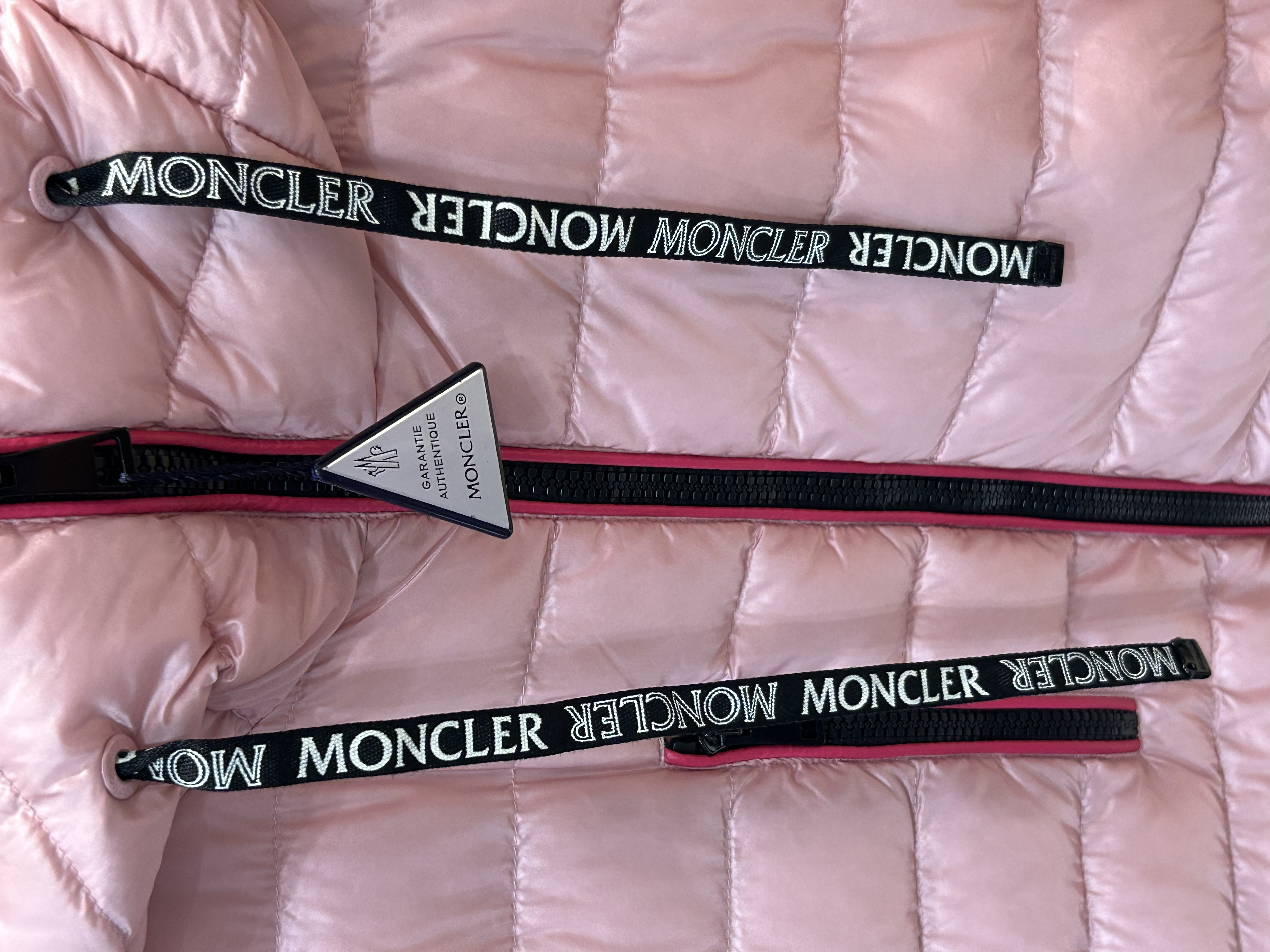 全新 MONCLER down outer 2碼 100% Nylon 粉紅色100%羽絨外套 100%Authentic, Brand New全新