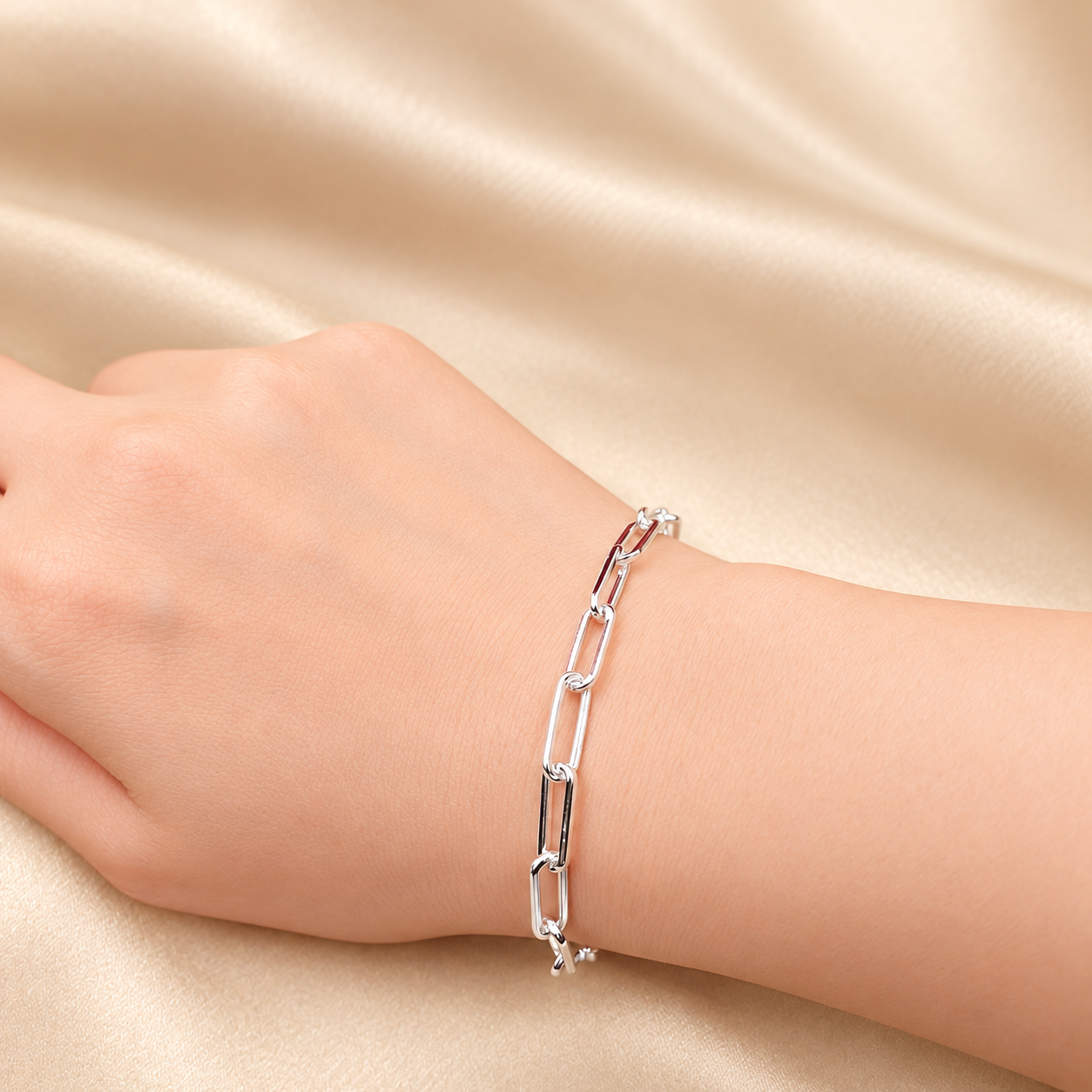 LB2361 Paper Clip Chain Bracelet