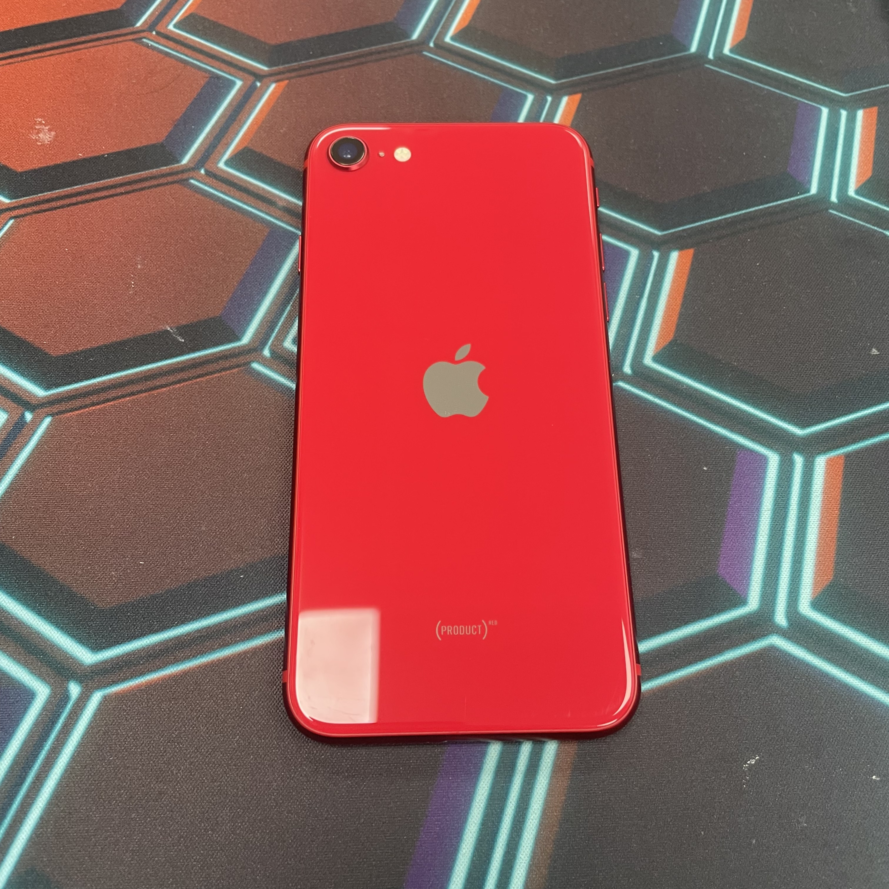 *6777 SE 2 勁靚機 64GB 電76 紅色 red