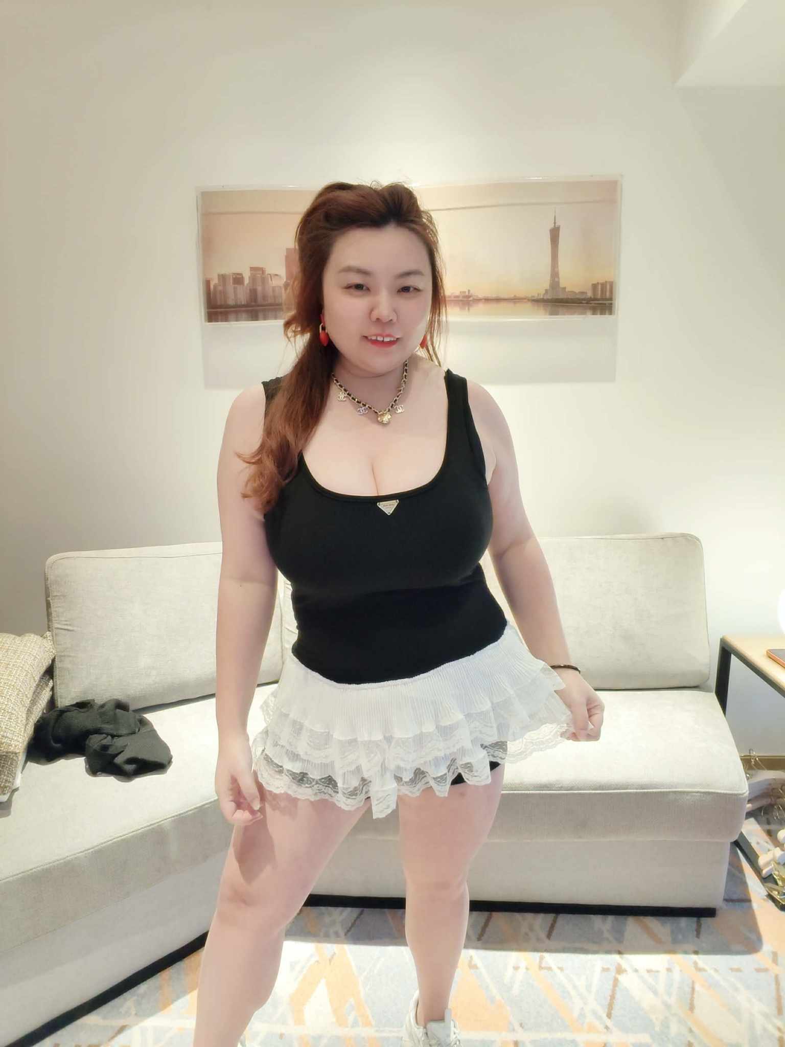 YCH08 1071C 木耳蕾丝层层下摆背心