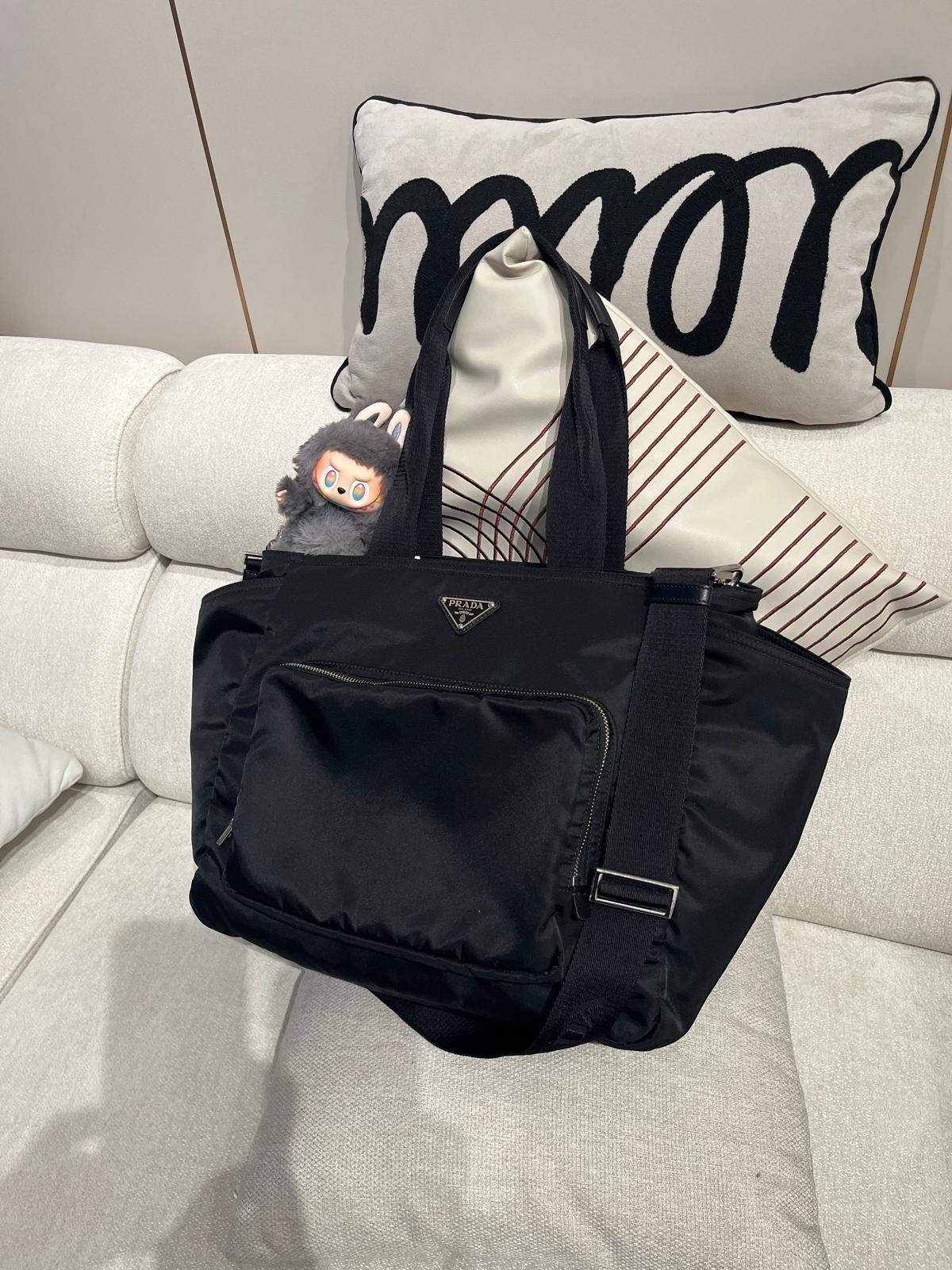 Prada Re-Nylon baby bag 100%Authentic, 98%new ✅dust bag 