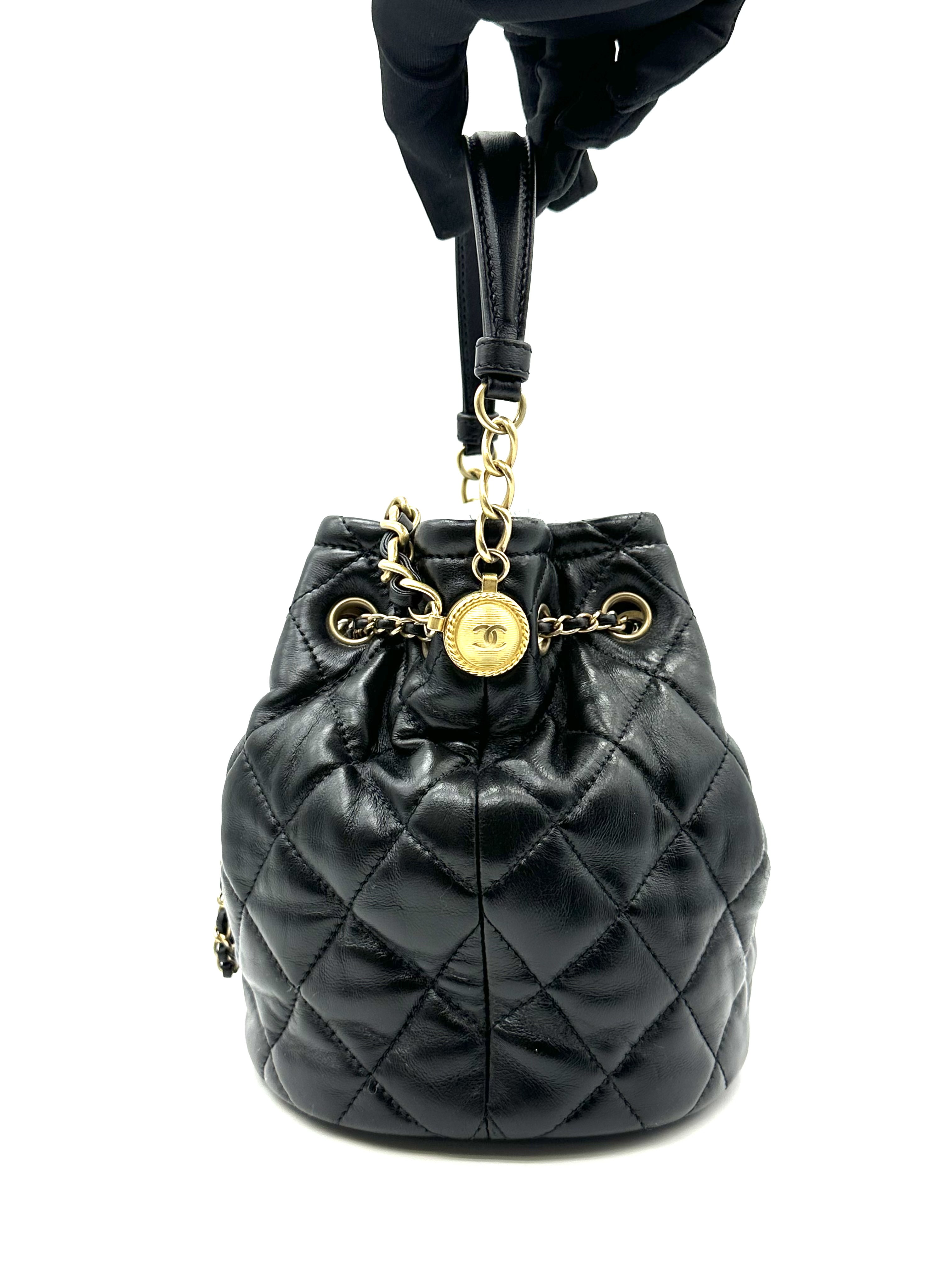 Pre-Owned CHANEL Lambskin Quilted CC Drawstring Bucket Bag / Product Code: 26050616