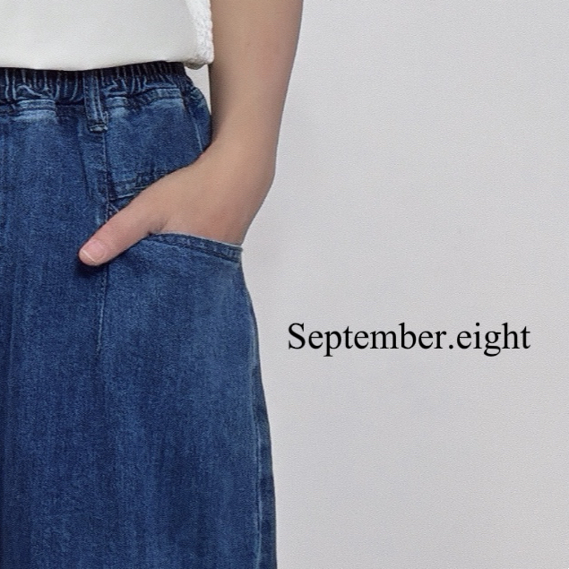 淺藍洗水牛仔褲