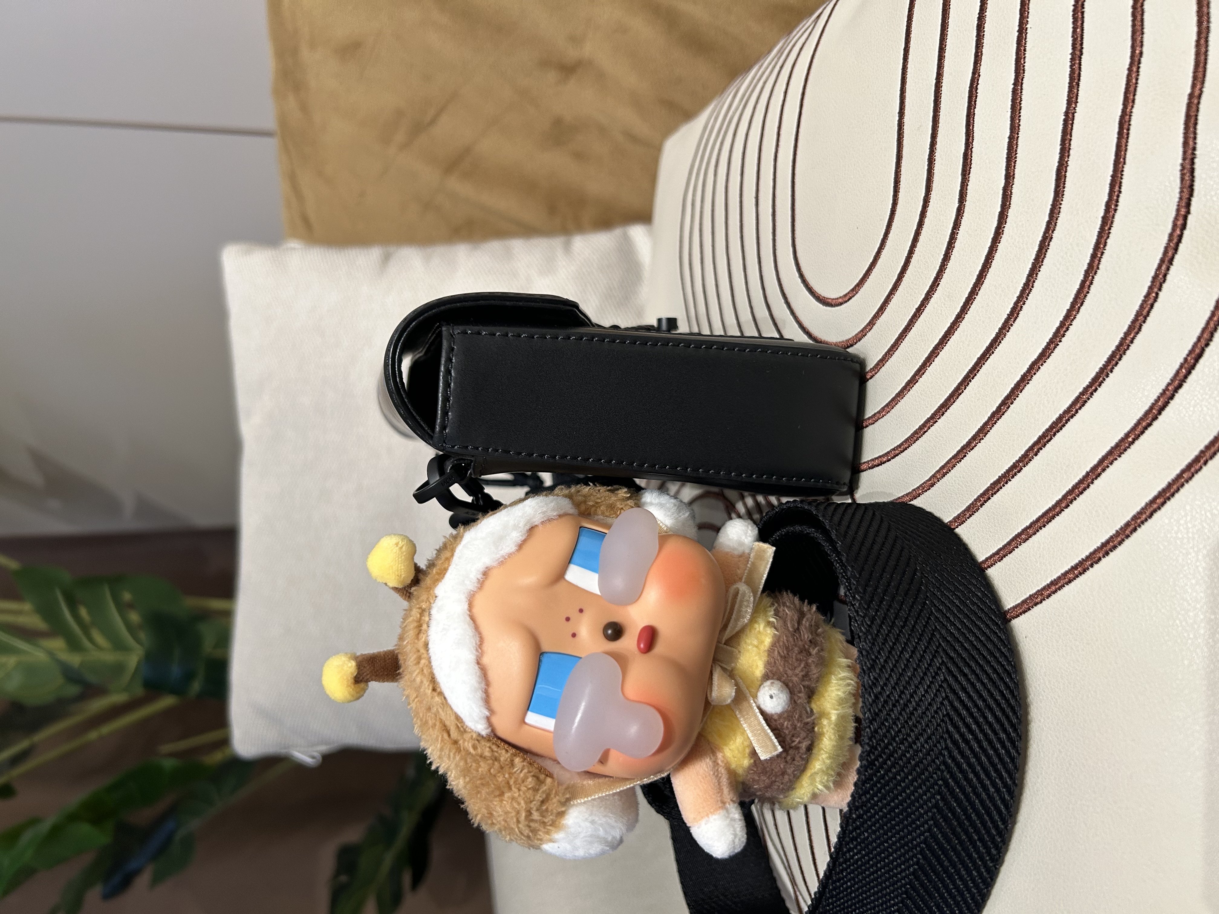 MCM crossbody bag 牛皮100%Authentic ,98%new ✅card booklet ✅Dust bag