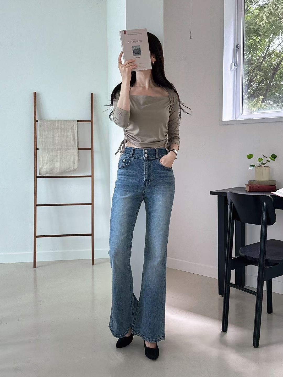 ♥︎ Parisienne High-Waist Flared Jeans