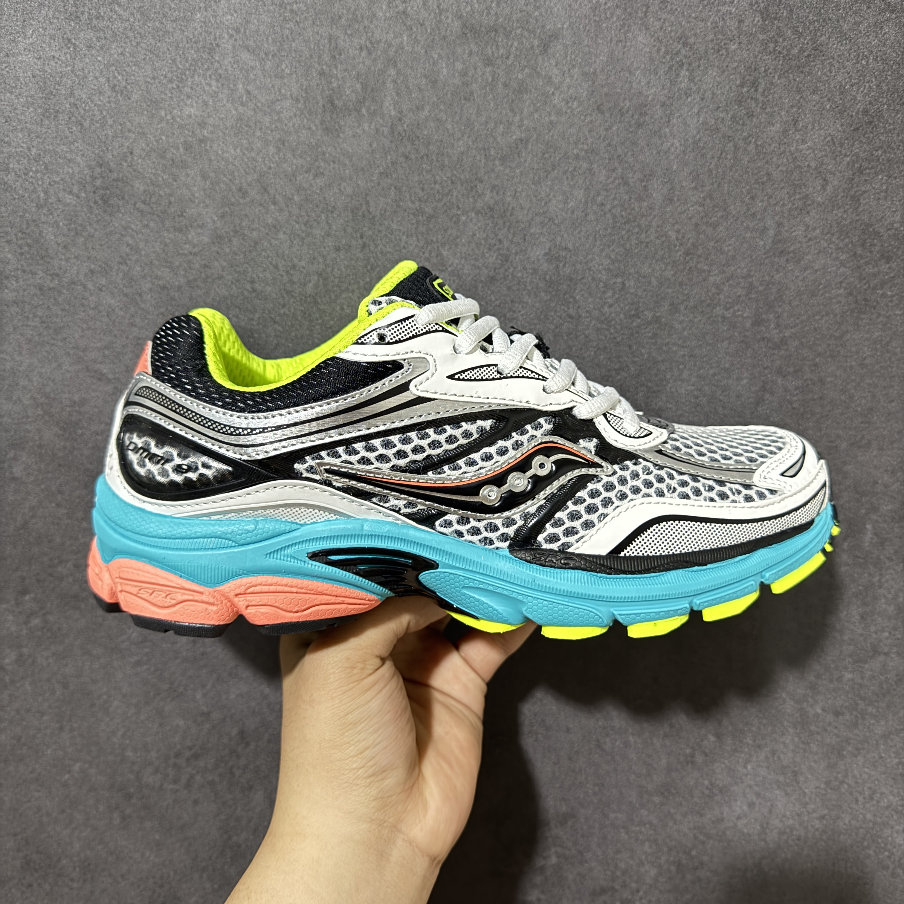 Saucony ProGrid Omni 9 OG