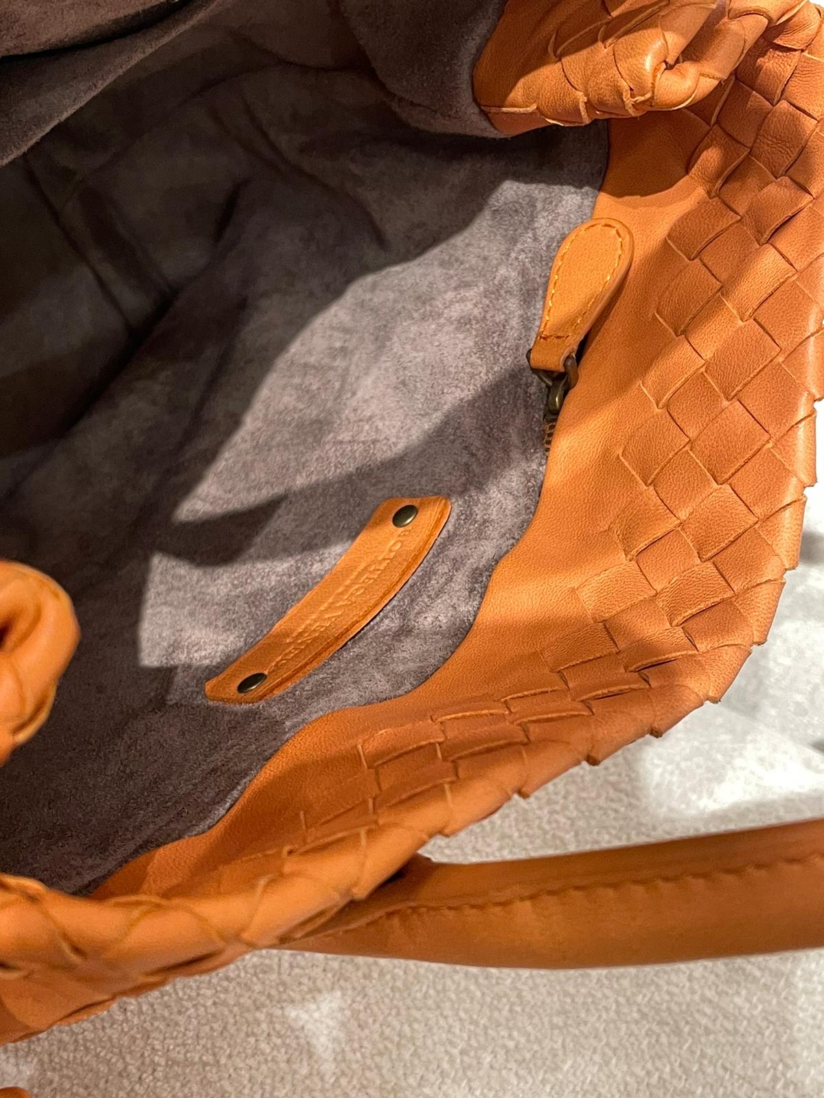 Bottega Veneta BV Bucket Bag 100%Authentic, 90%New