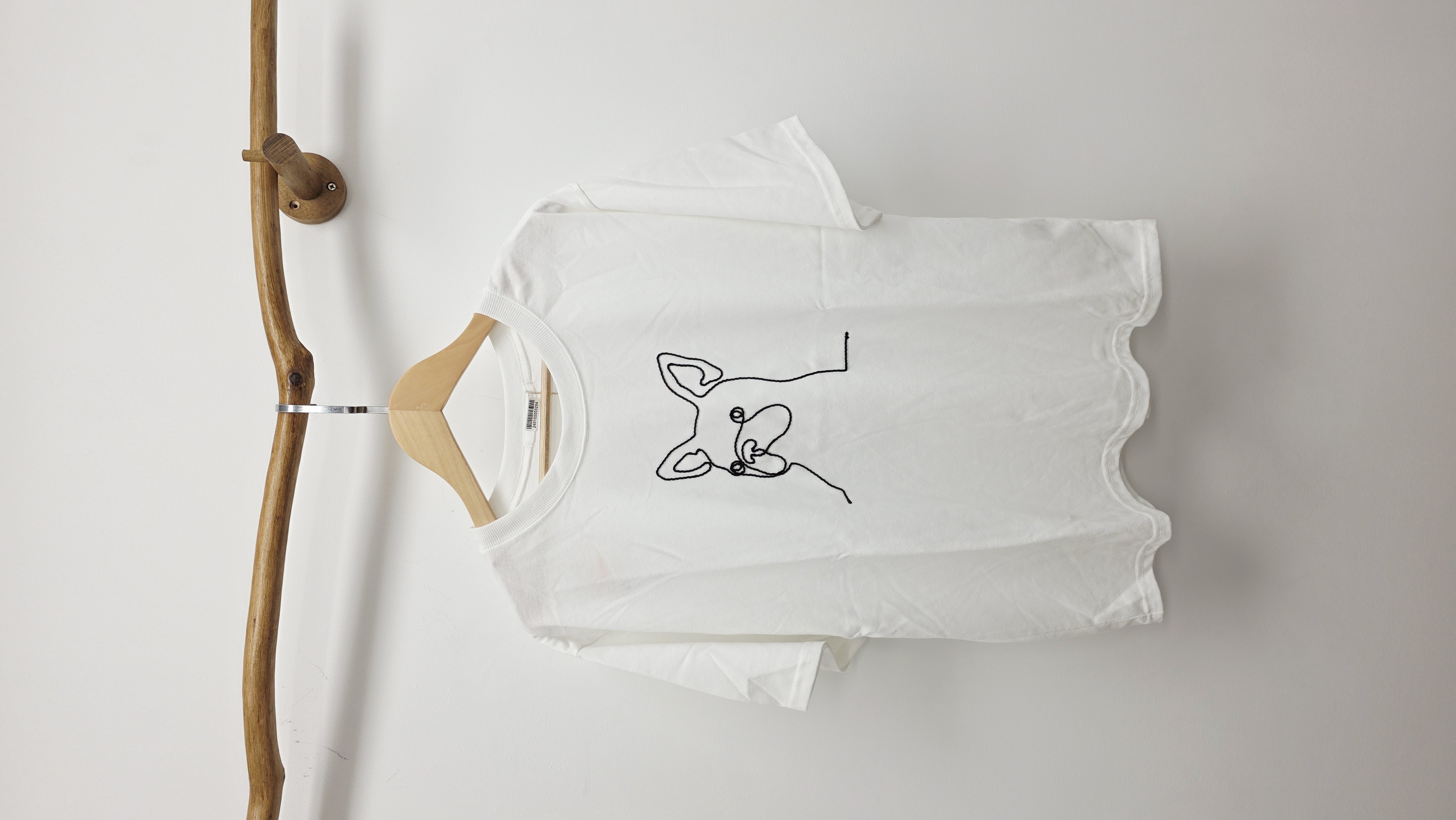 日牌白拼立體繩狗狗圖案棉Tee