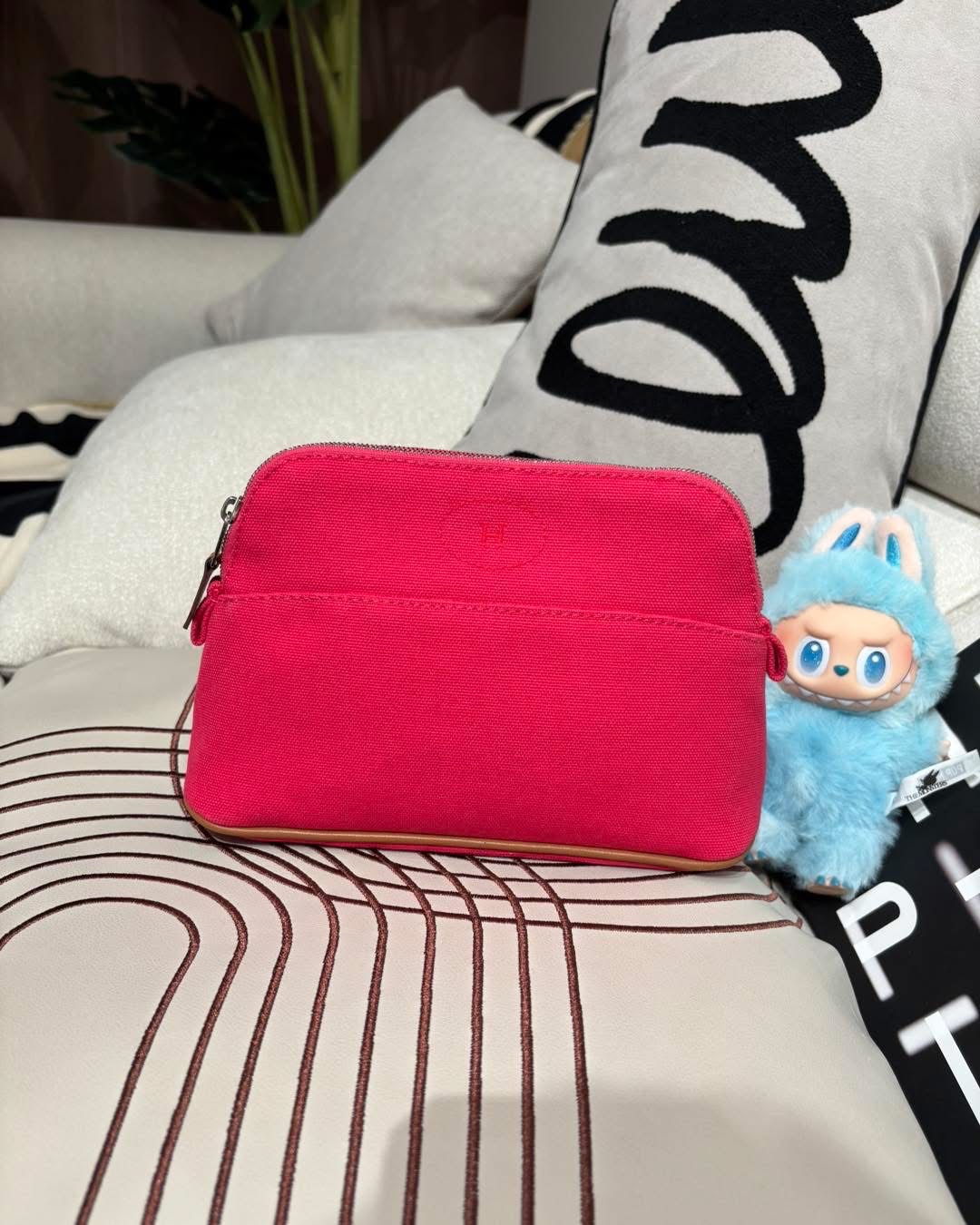 Hermes bolide pouch  100%Authentic,98%new