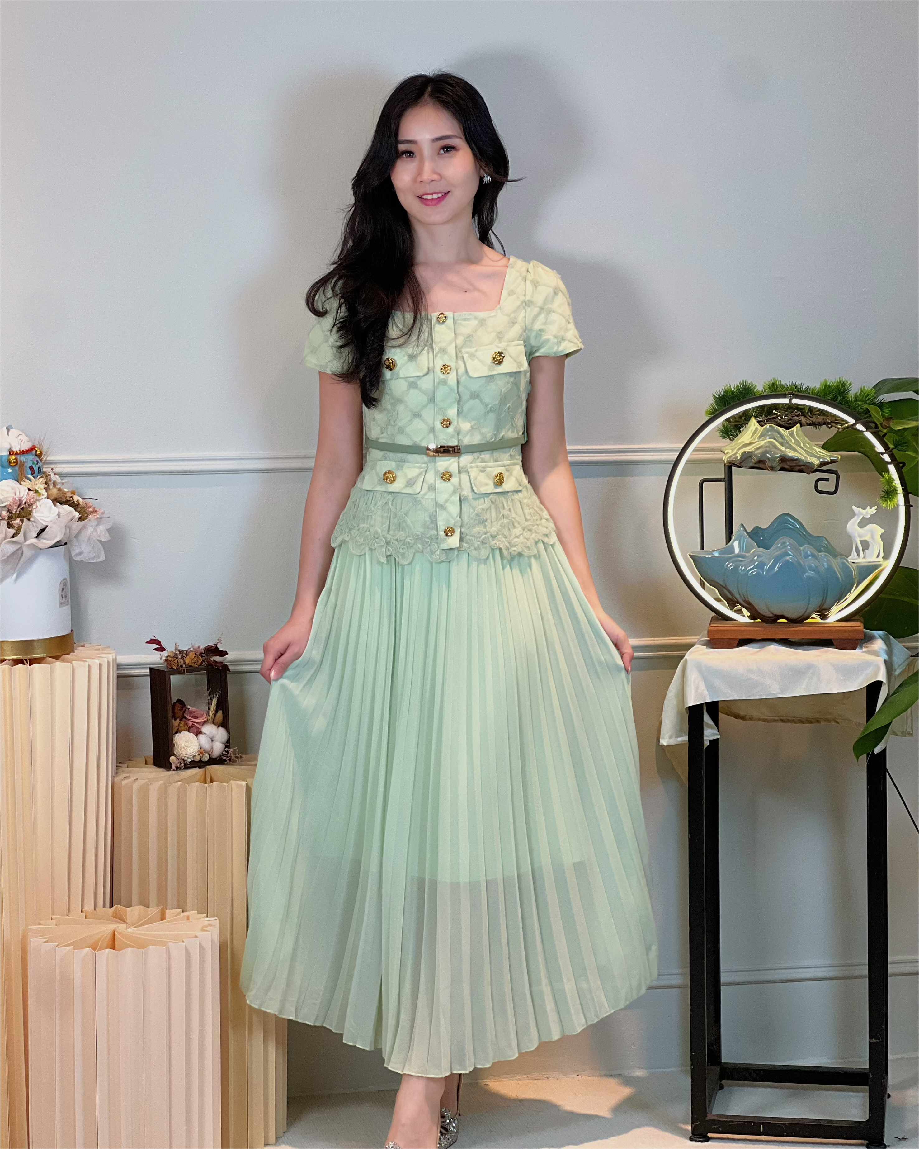 5097 Hedda Lush Meadow Midi Dress