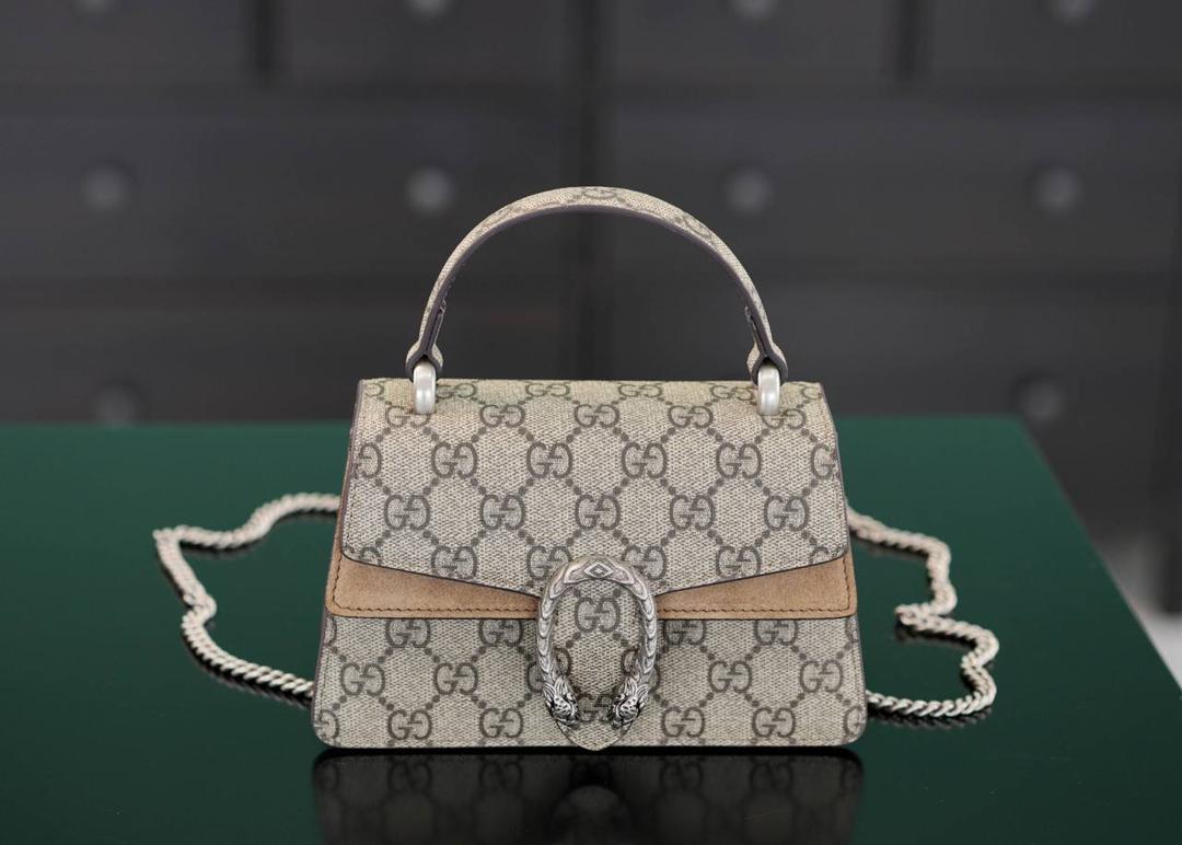 🥯Dionysus系列迷你手提包 卡其18cm 正品售价¥15.000 独家原厂皮发售 限量级别 酒神家族再添小可爱 新款迷你手提酒神，说是小废包吧，其实也还蛮能装的 小小一只，既能手提又能肩背 官方款号 752029 尺寸迷你：18x12x6cm 小号：24.5x15.5x10cm