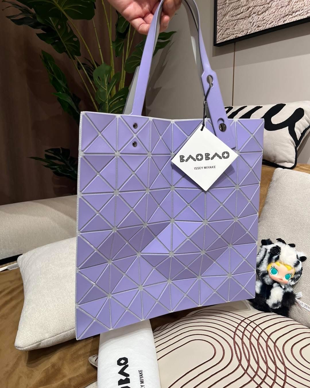 全新 Issey Miyake baobao tote LUCENT ONE-TONE ,100%Authentic ,unused全新未使用品 ✅收據  ✅證書✅dust bag