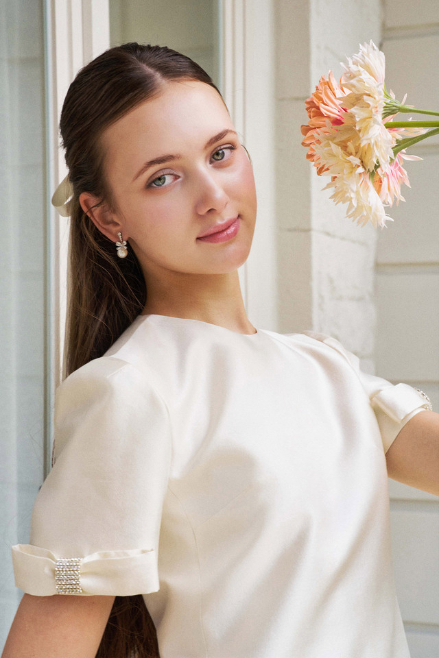 Elegant silky ribbon dress