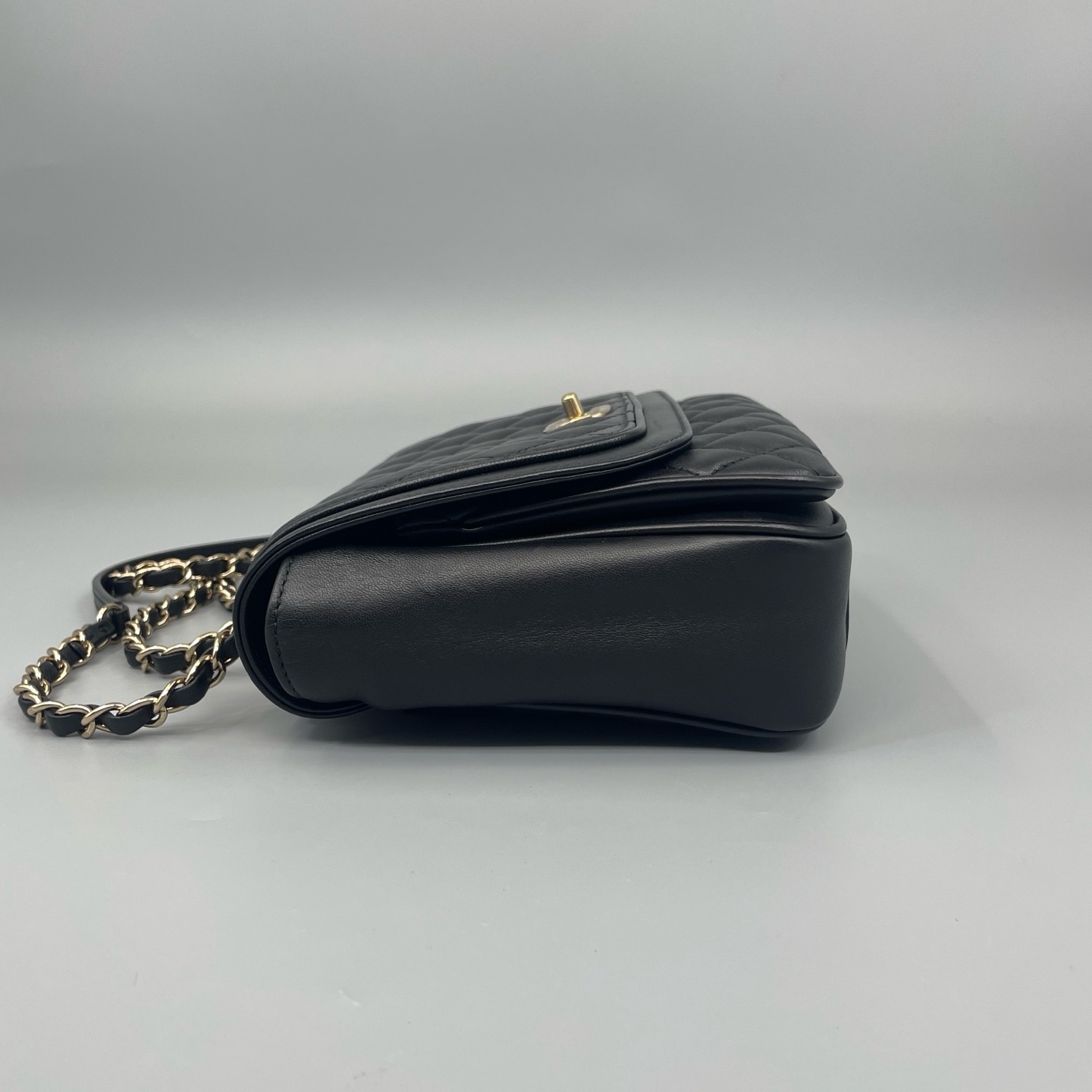 【預訂貨品】Chanel黑金菱格紋豆腐包