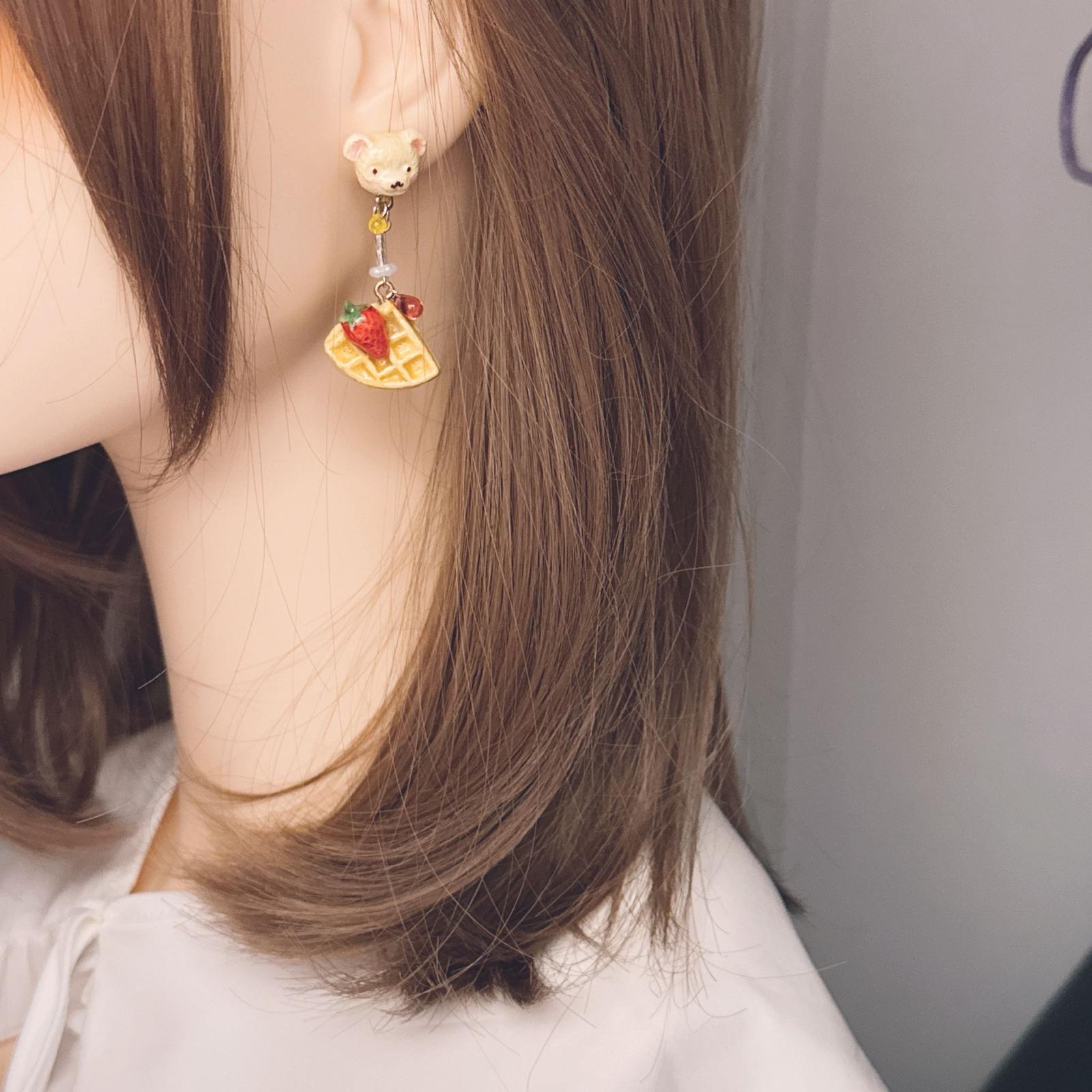 手繪草莓🍓窩夫🧇耳環 兩色入