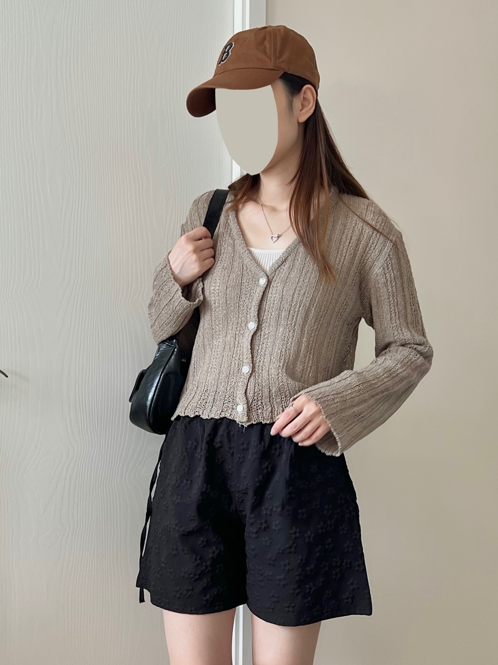 必備甜價紙片人短版上衣 