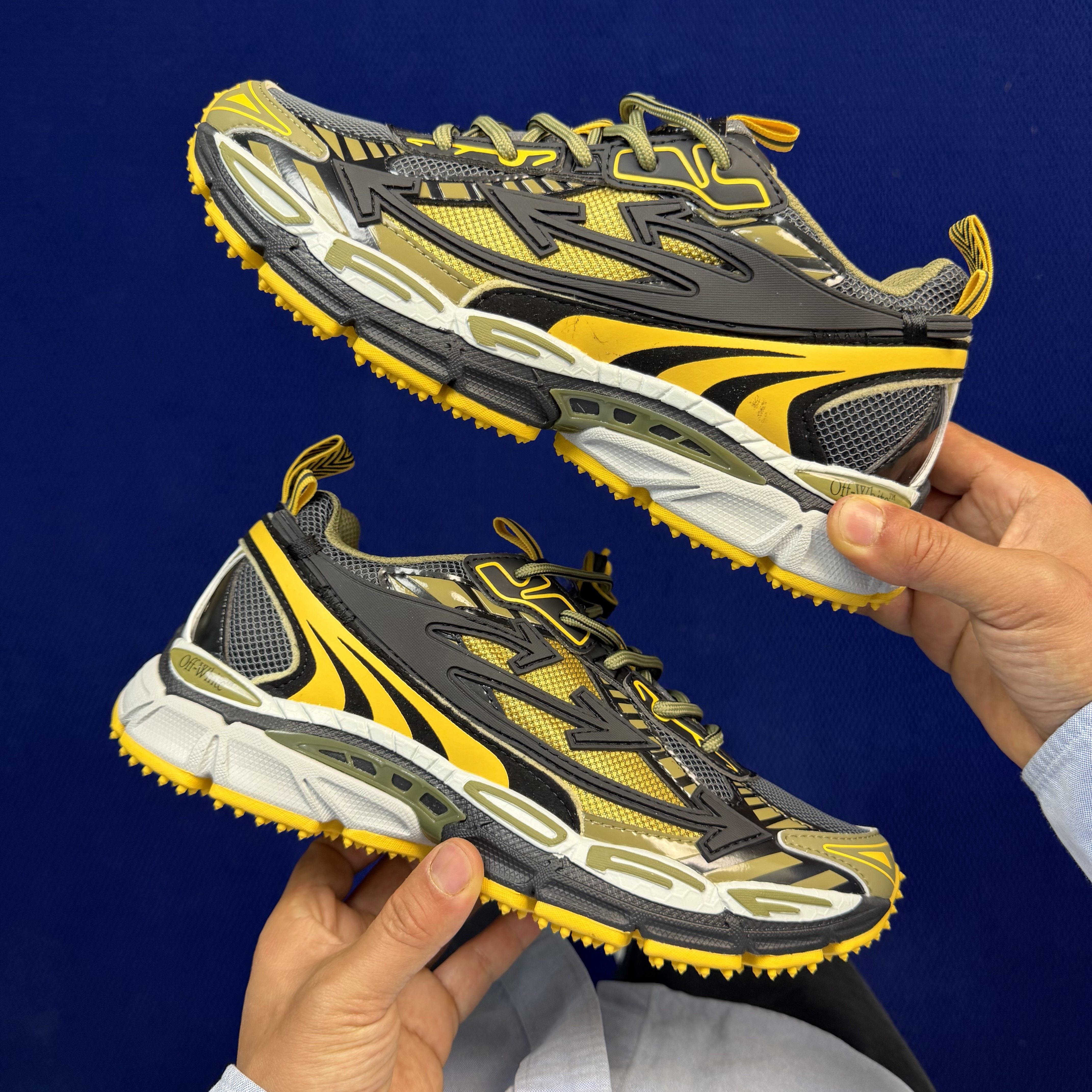 OFF-WHITE Be Right Back