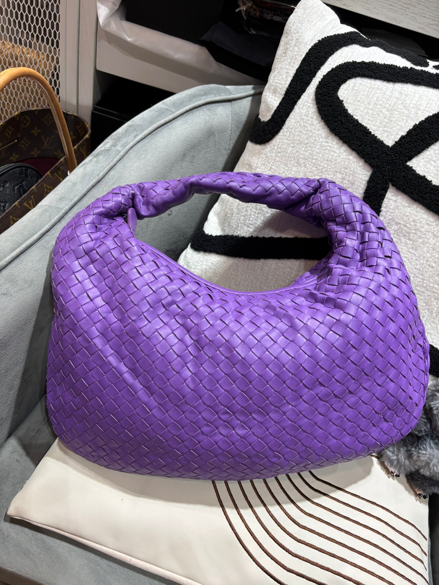 Bottega Veneta BV Intrecciato hobo Shoulder Bag 100%Authentic, 95%new ✅dust bag 