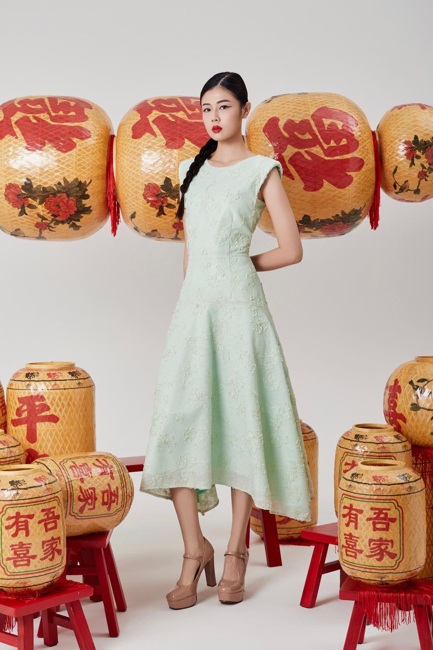 刺绣立体花朵优雅连身裙 2083