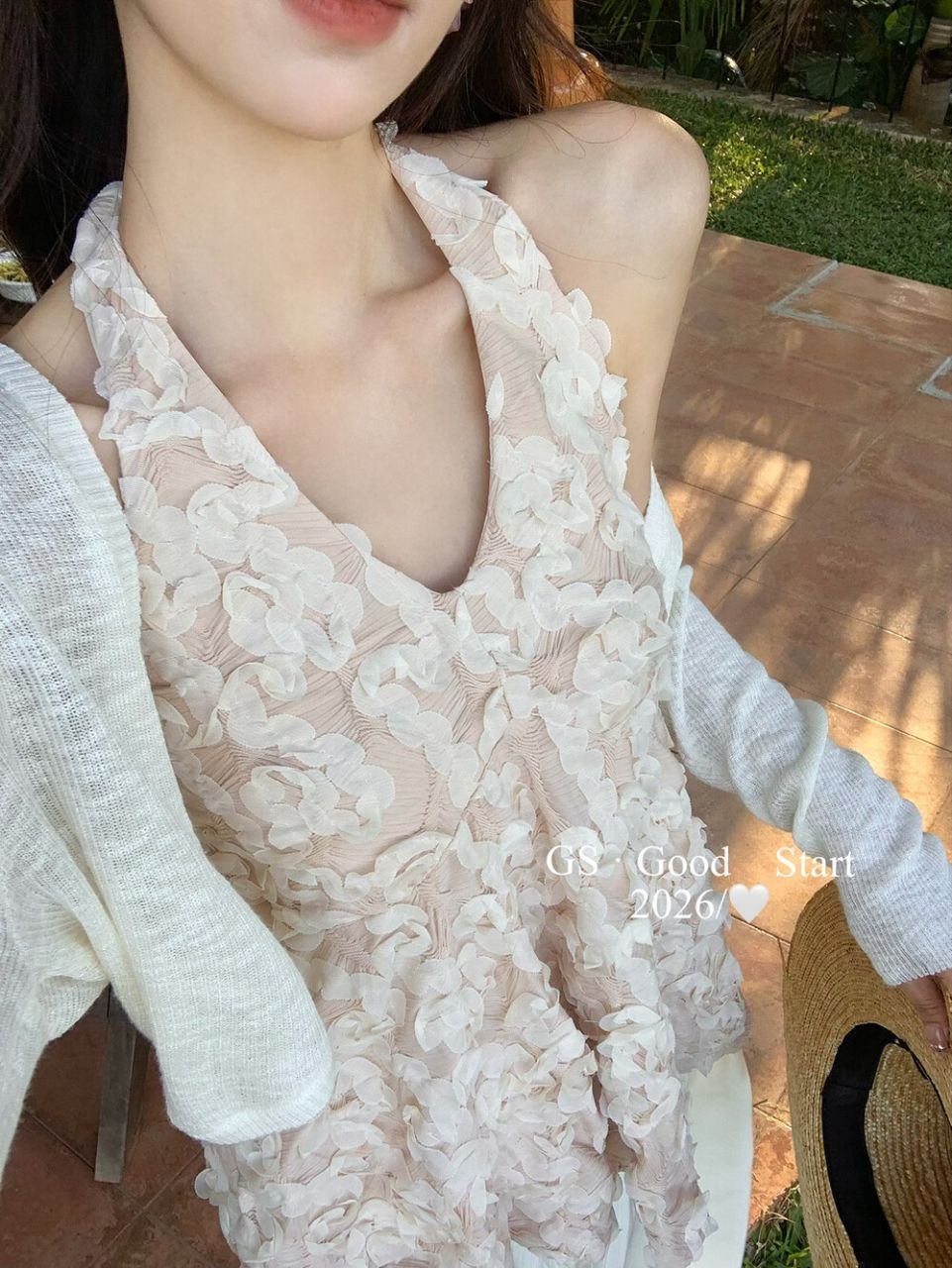 4549 GS START "ROSÉE PETALINE HALTER TOP”