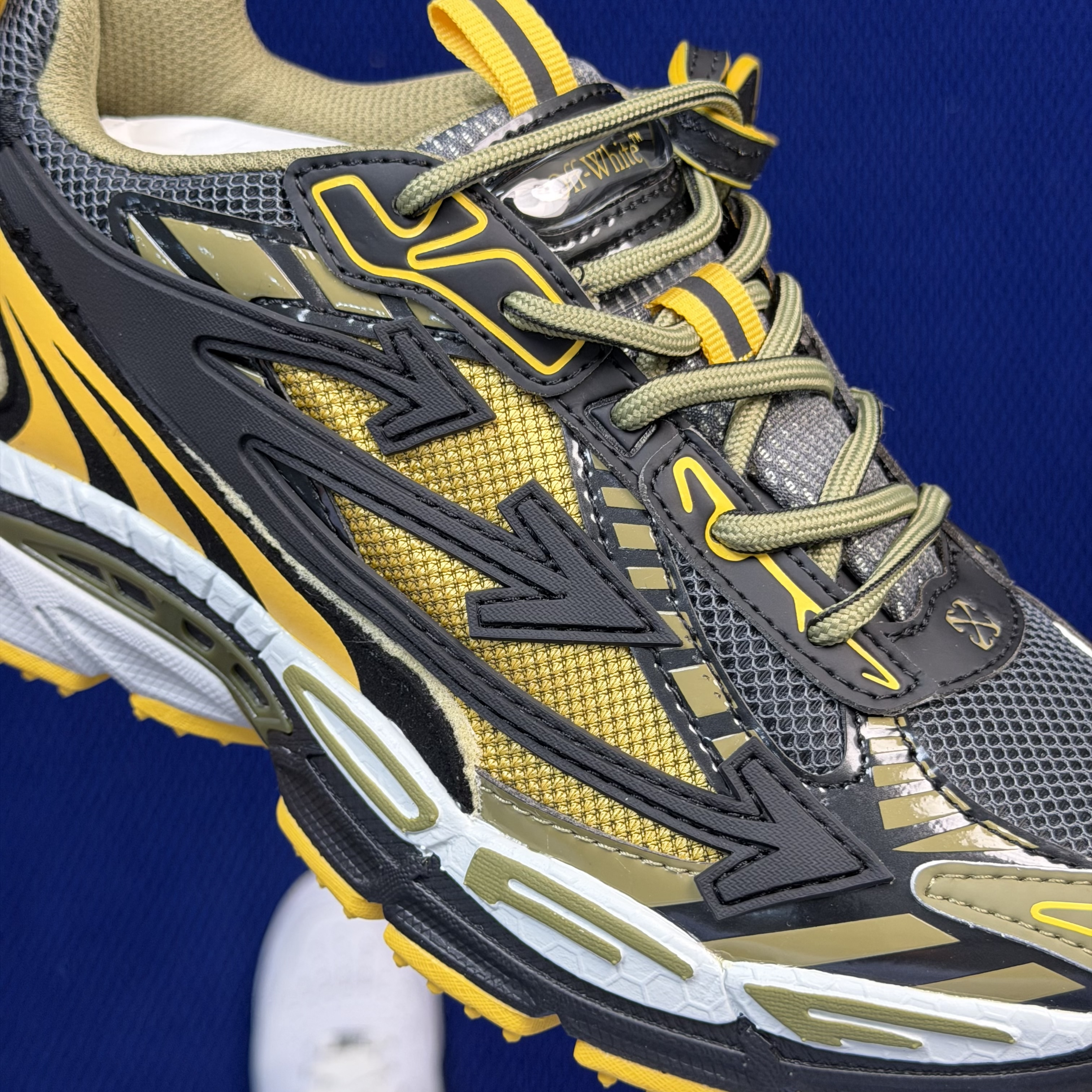 OFF-WHITE Be Right Back