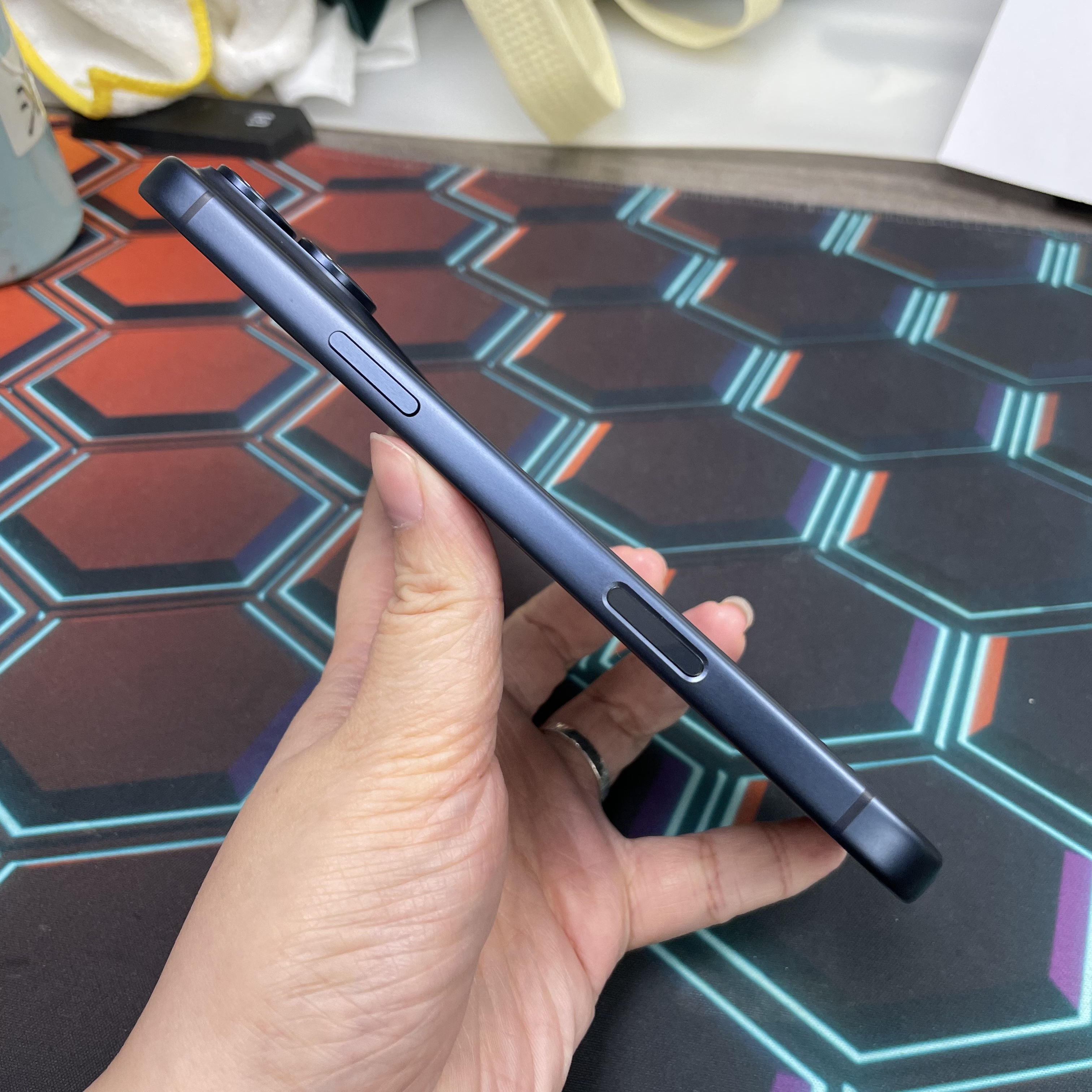 *8250 17 Pro max 完美機 1TB 電99 藍色 blue