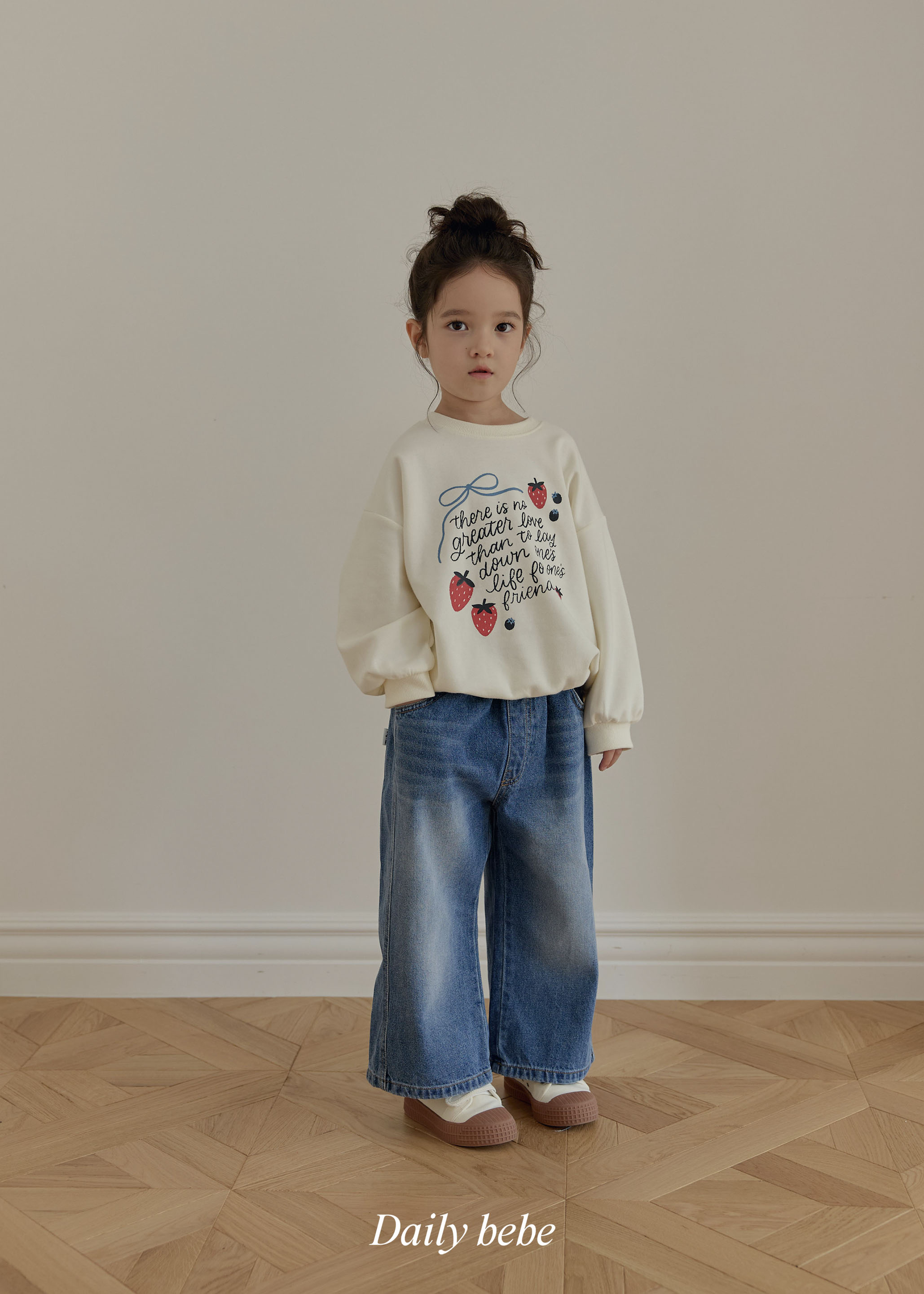 Dailybebe | Strawberry Ribbon Sweatshirt