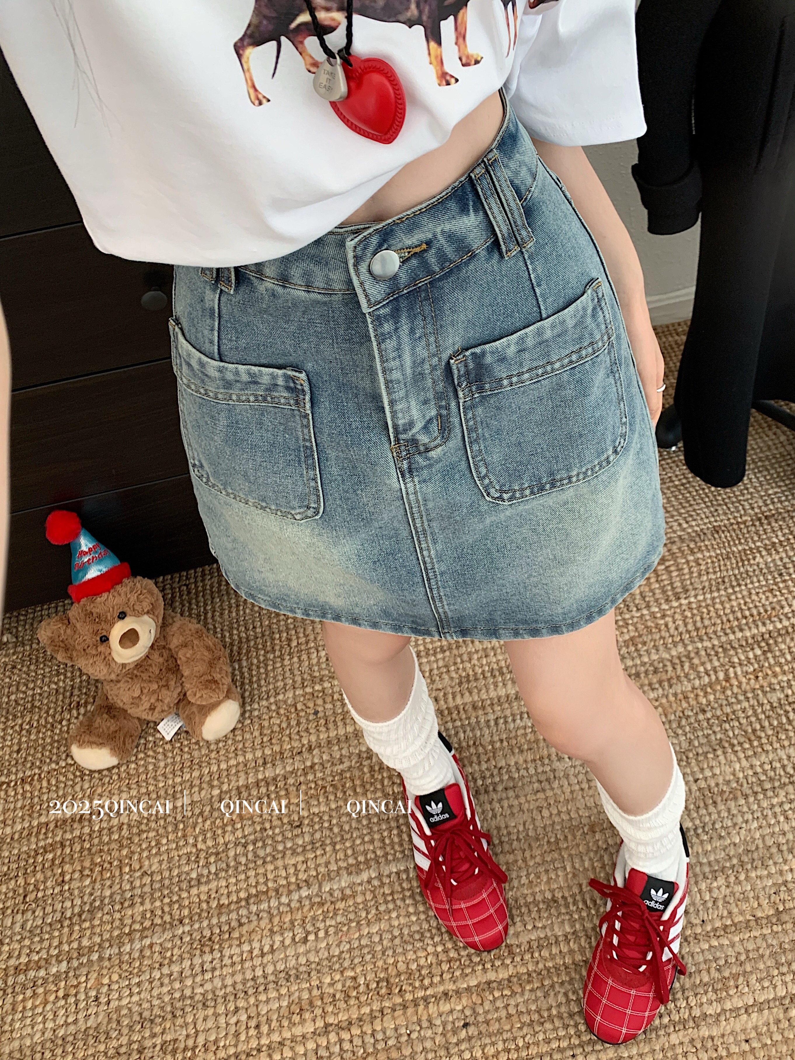 B165(65532) 韩版复古JEANS前部双大口袋蓝短裙 